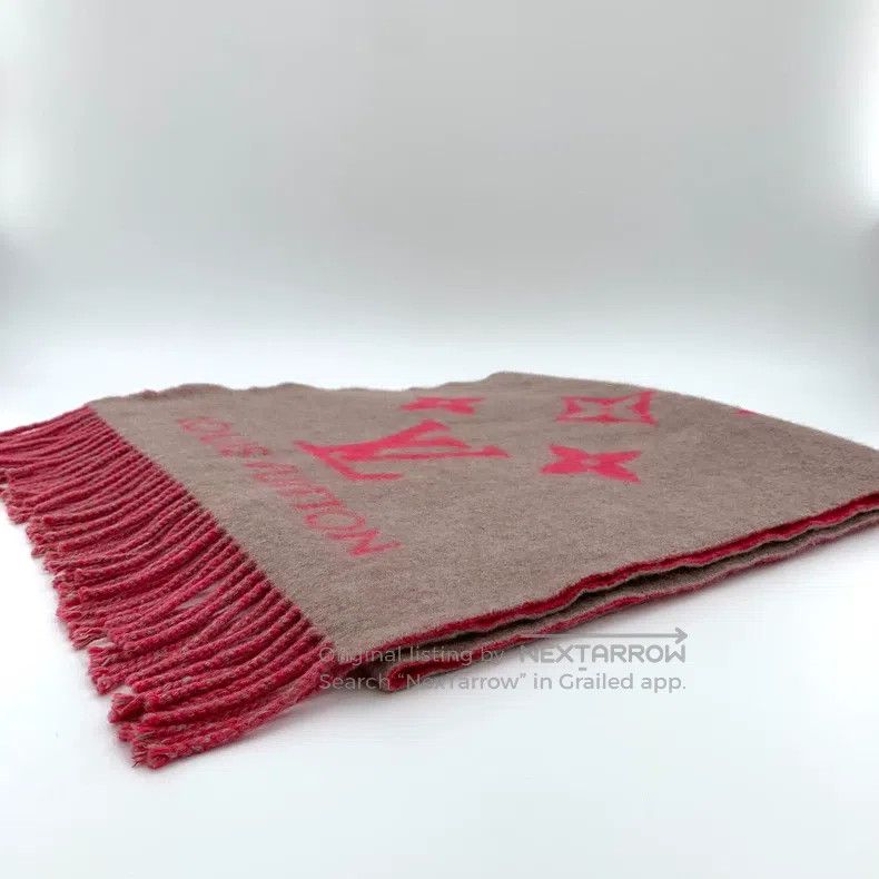Louis Vuitton Louis Vuitton Pink logo presbyopic printed cashmere fringe Size ONE SIZE - 2 Thumbnail