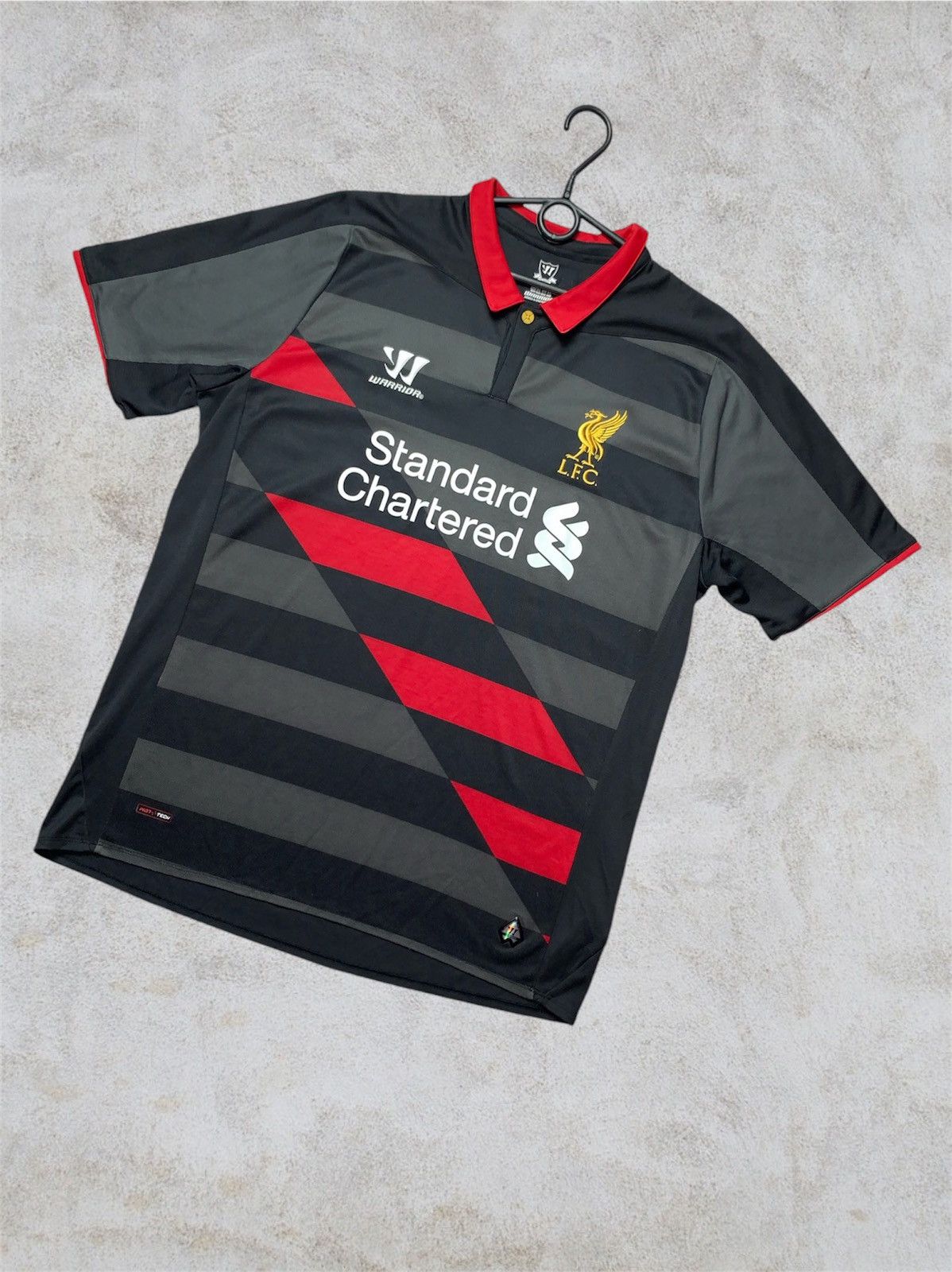 Warrior Liverpool soccer jersey Size L Size US L / EU 52-54 / 3 - 1 Thumbnail