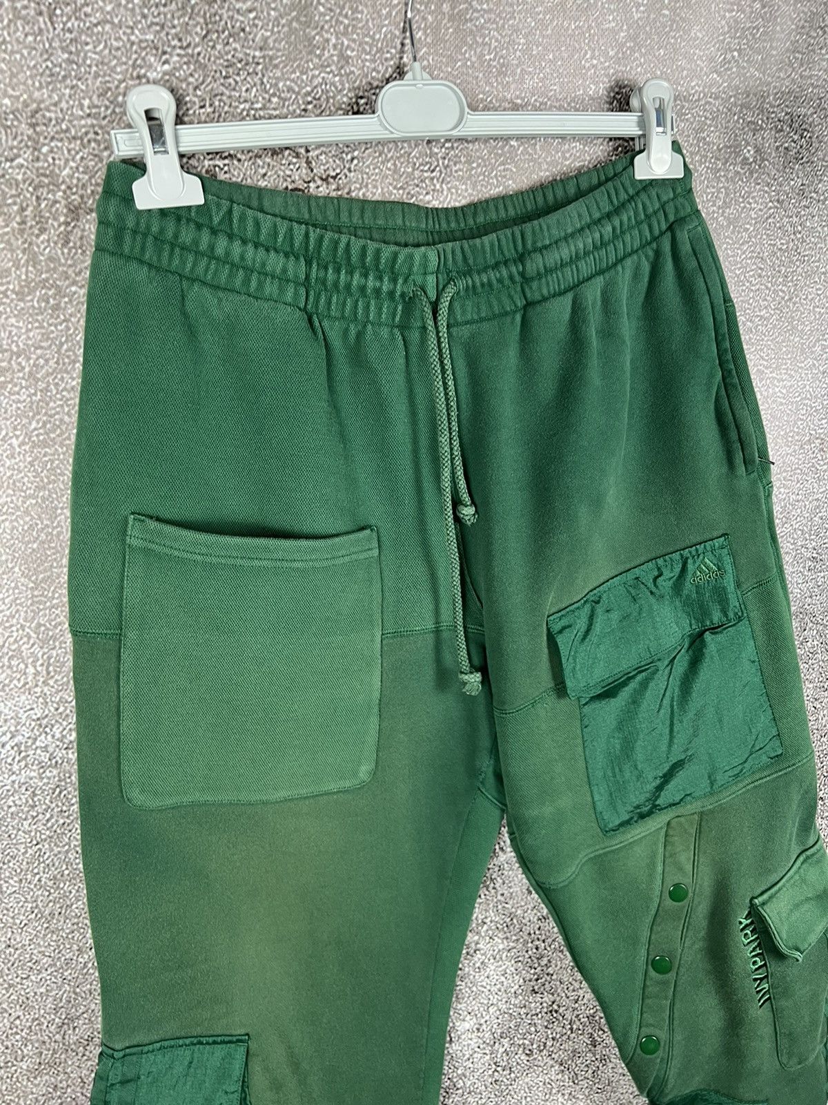 Adidas × Ivy Park Adidas x Ivy Park 4all cargo unisex Beyoncé sweat pants y2k Size US 34 / EU 50 - 7 Thumbnail