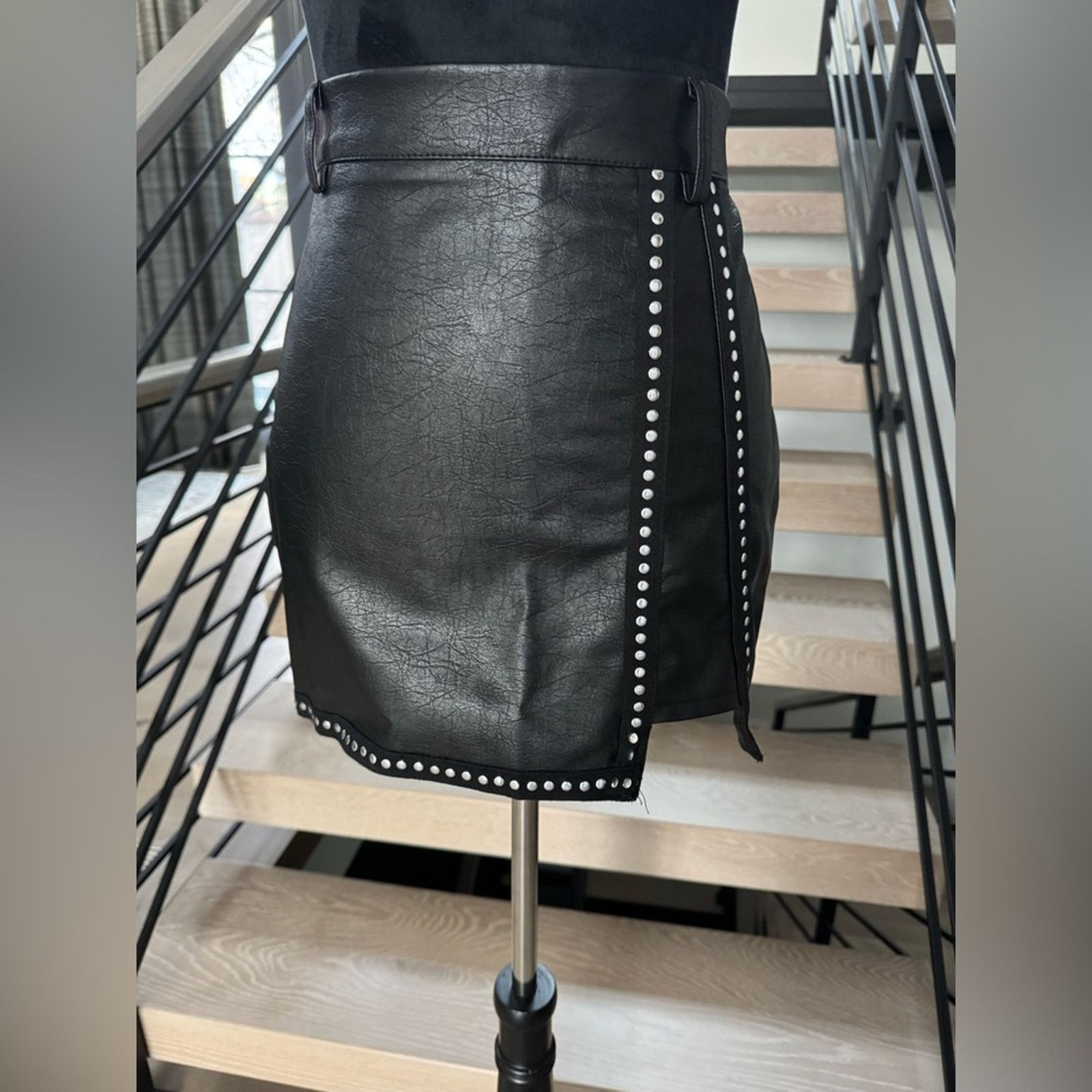 Other New Faux Leather Black Studded Skirt size XS Size 26" / US 2 / IT 38 - 7 Thumbnail