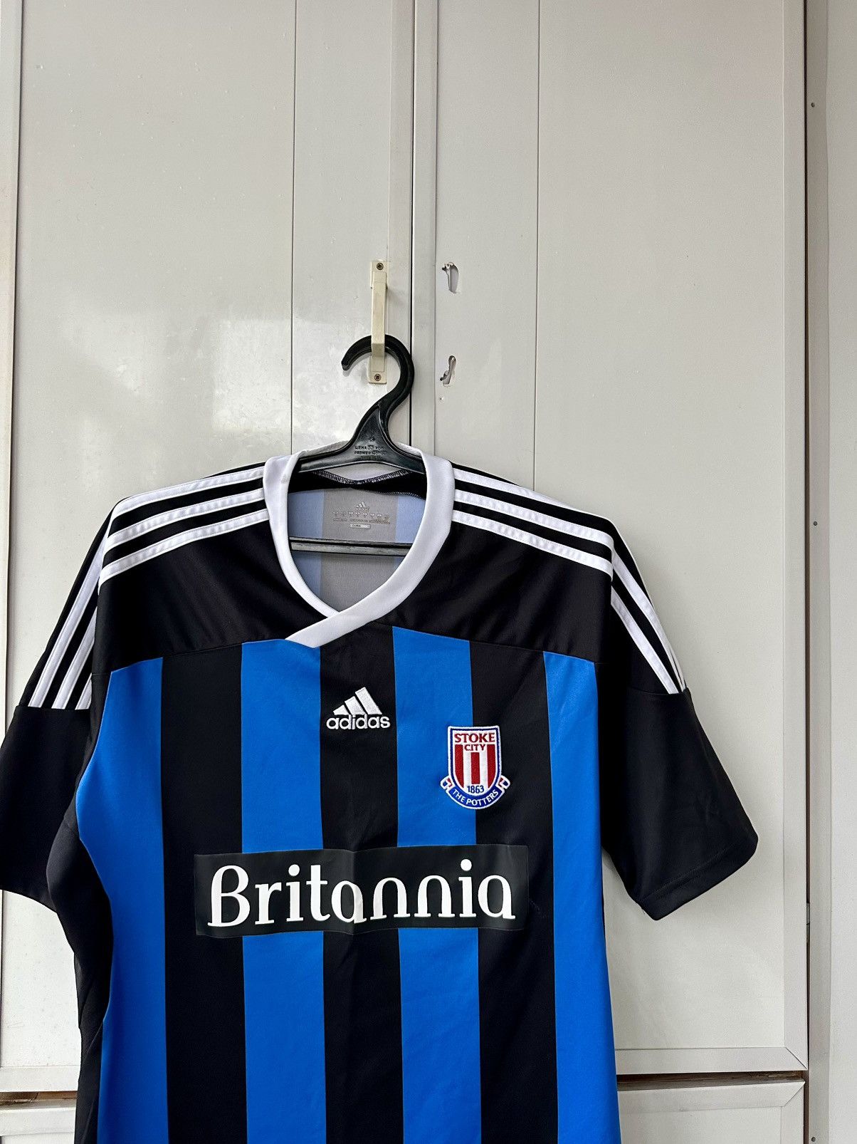 Adidas Vintage Stoke City Adidas Britannia Jersey Size US L / EU 52-54 / 3 - 3 Thumbnail