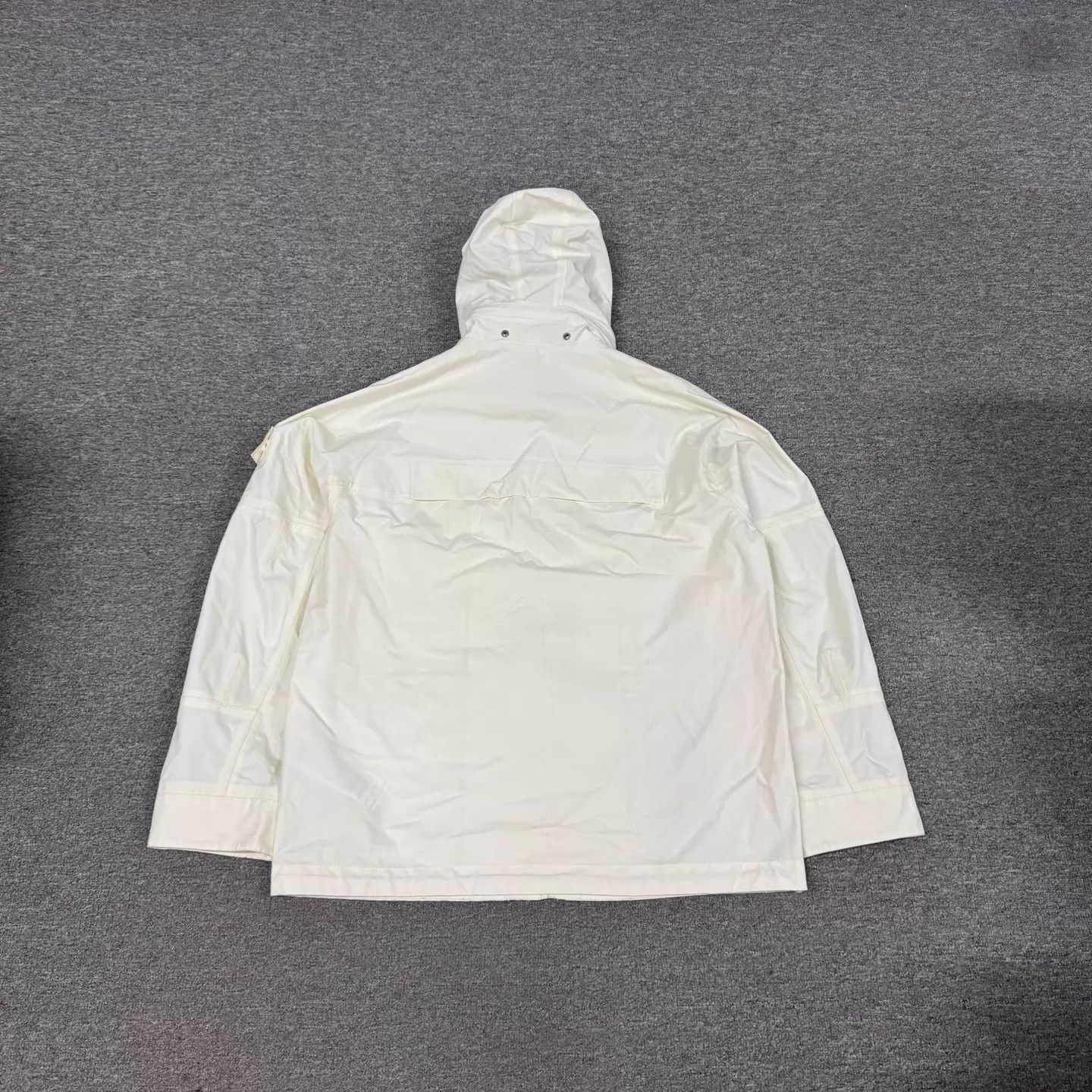 Stone Island Stone Island White Ghost Multi-pocket Windproof M 99New Size US M / EU 48-50 / 2 - 2 Thumbnail