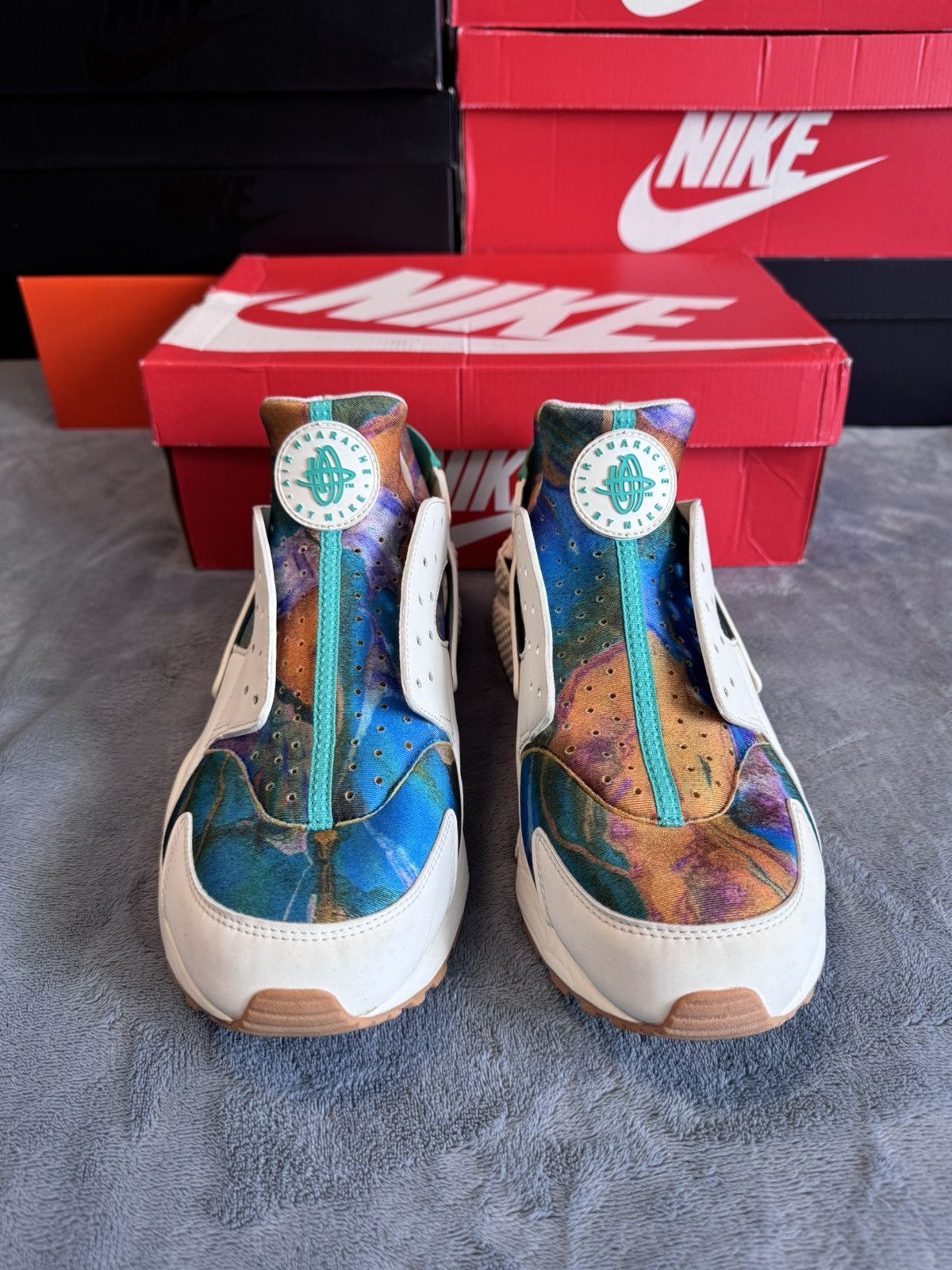 Nike NIKE AIR HUARACHE RUN PRINT Size US 12 / EU 45 - 2 Thumbnail