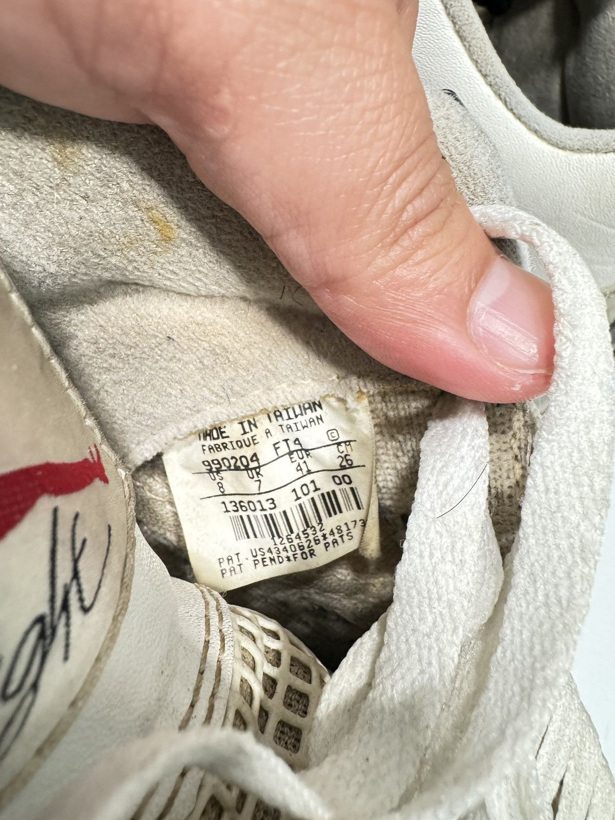 Jordan Brand × Vintage 2000 White Cement Size US 8 / EU 41 - 5 Thumbnail