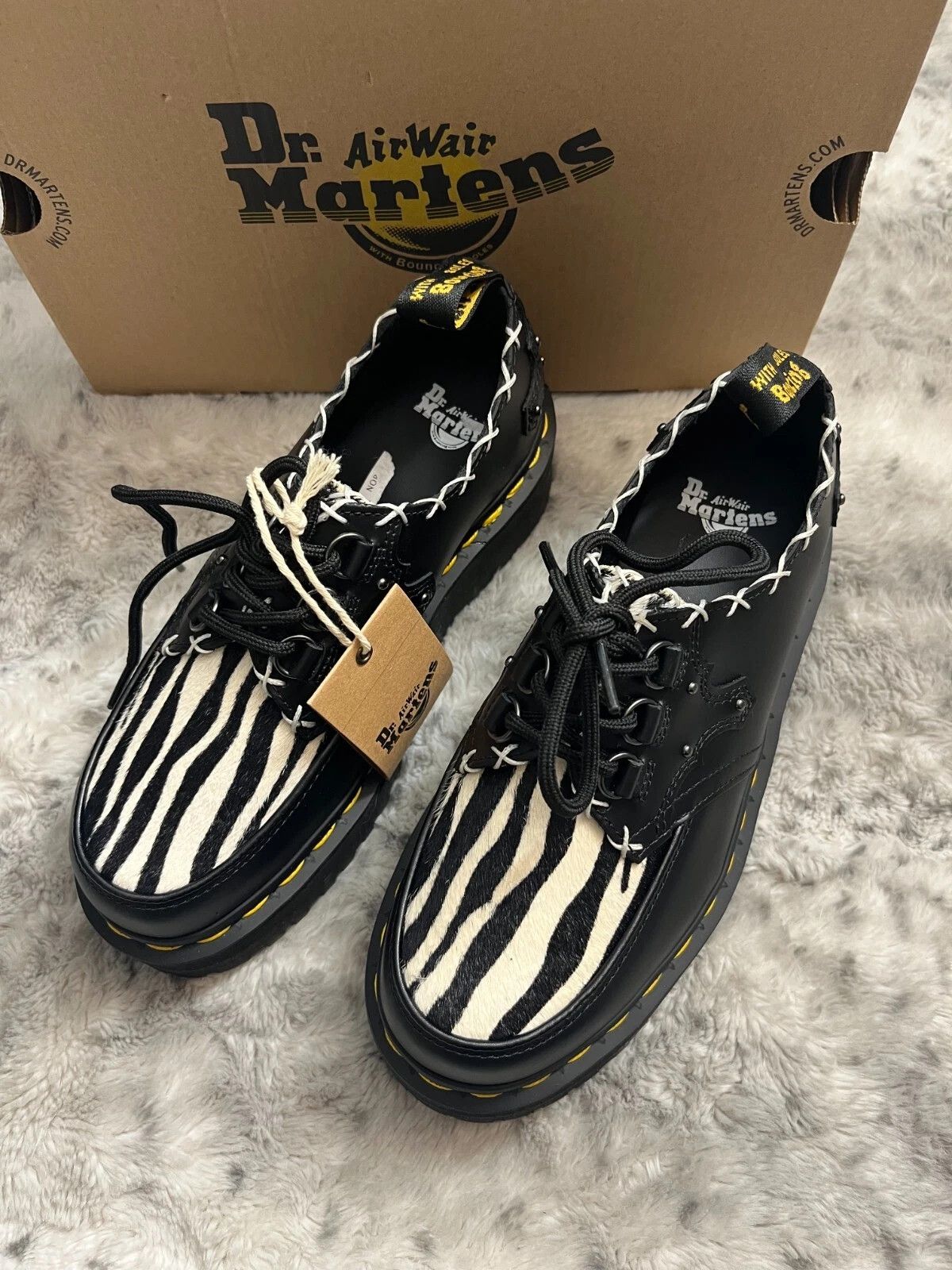Dr. Martens Flowers Size US 10 / EU 43 - 1 Thumbnail