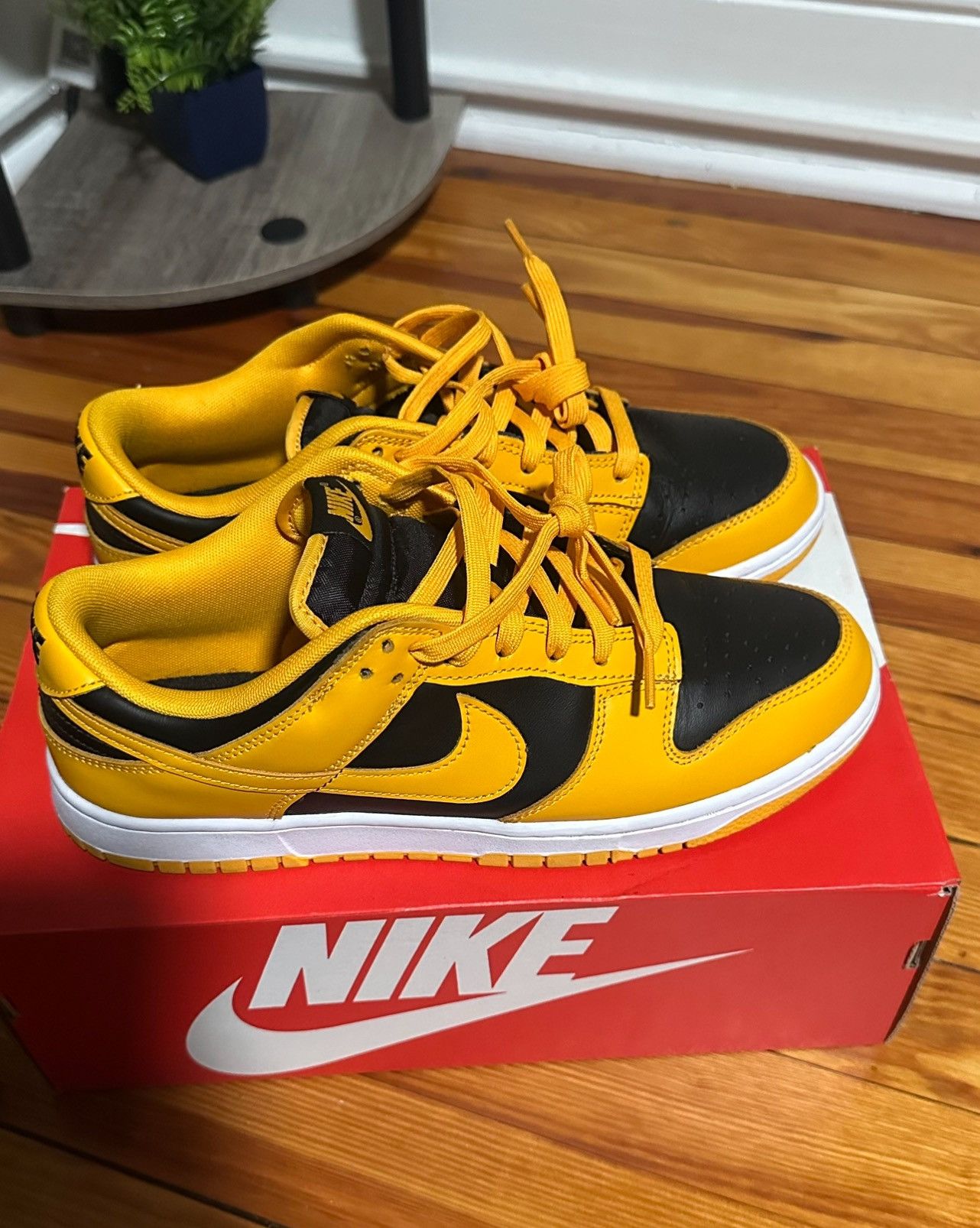 Nike Black & yellow dunks Size US 10 / EU 43 - 2 Thumbnail