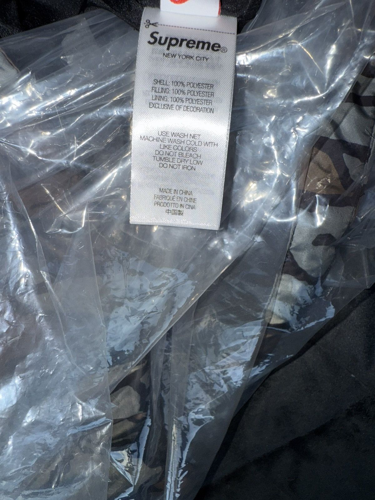 Supreme SUPREME WINDSTOPPER® INSULATED HOODED JACKET CAMO SIZE M Size US M / EU 48-50 / 2 - 9 Thumbnail