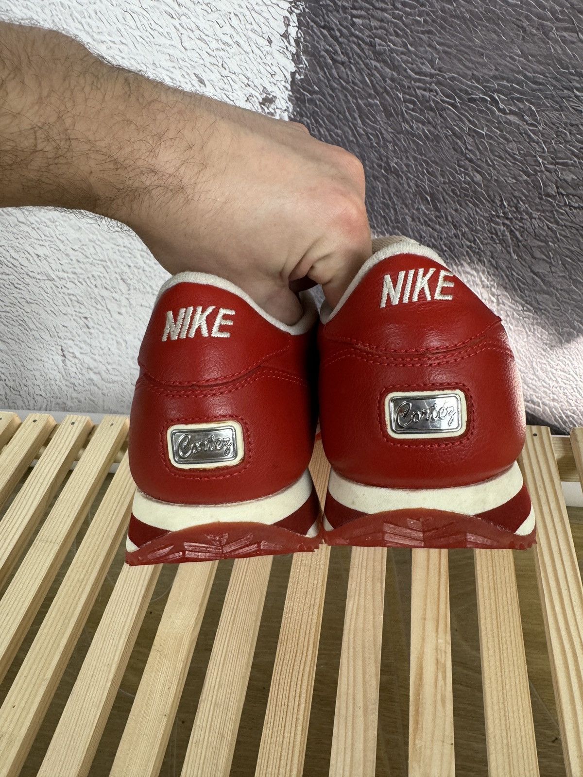Nike Nike vintage y2k red rare swoosh logo low top sneakers Size US 12 / EU 45 - 11 Thumbnail