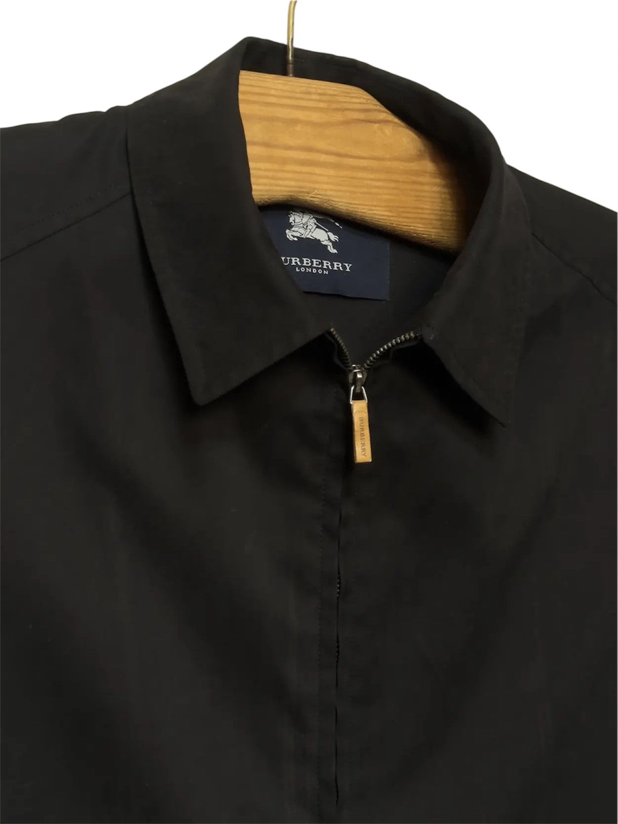 Burberry 🔥 Burberry black jacket light material size 52it L Size US L / EU 52-54 / 3 - 2 Thumbnail