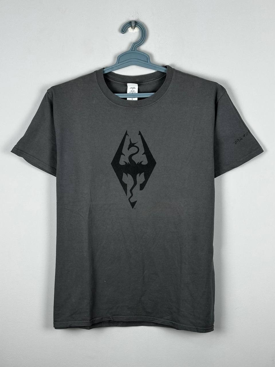 Playstation Vintage The Elder Scrolls Skyrim Official T-Shirt game Size US L / EU 52-54 / 3 - 1 Thumbnail