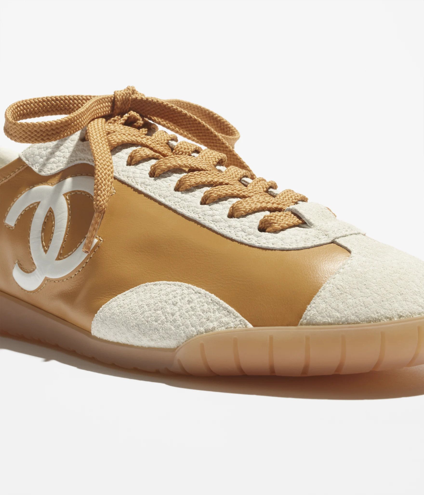 Chanel 26P White Leather Suede CC Logo Runner Trainer Sneaker 39.5 Size US 9.5 / IT 39.5 - 5 Thumbnail