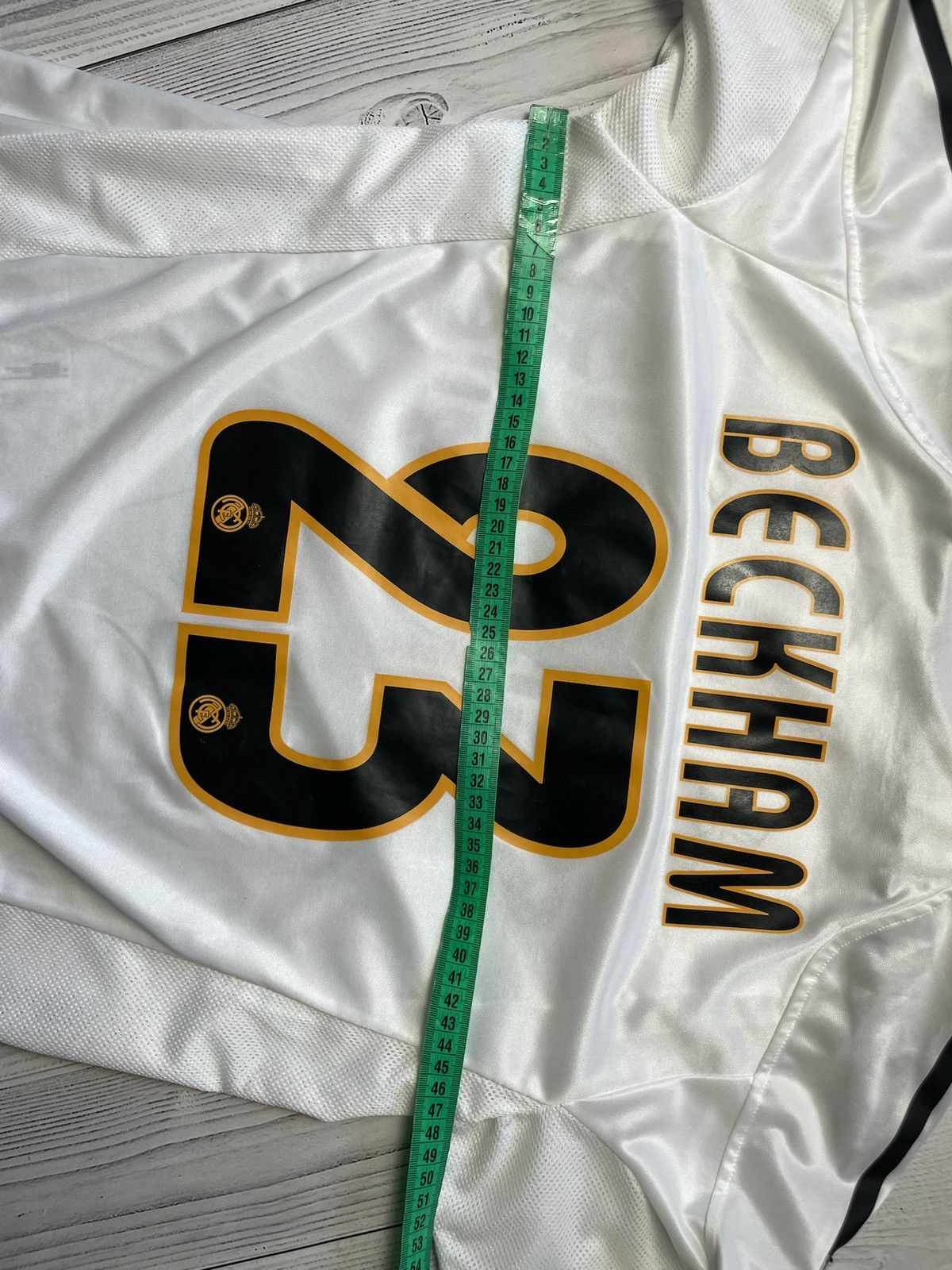 Vintage Vintage adidas Real Madrid soccer jersey size Xs 23 Beckham Size US XS / EU 42 / 0 - 7 Thumbnail