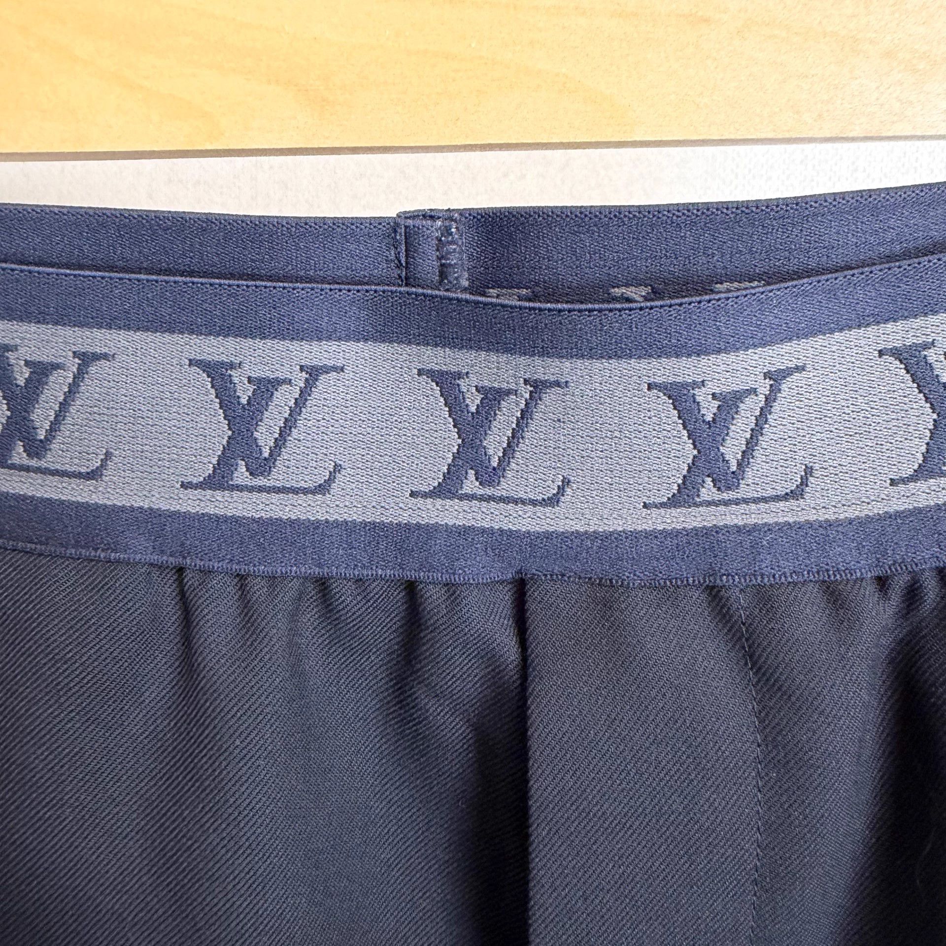 Louis Vuitton LV SS22 Wool Relaxed Mid-Waist Men's Black 44 New Size US 28 / EU 44 - 3 Thumbnail