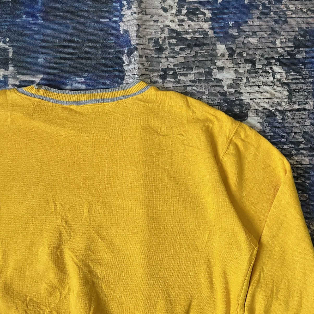 Nike Rare 90s Nike Yellow Boxy Mini Swoosh Sweatshirt Size US M / EU 48-50 / 2 - 10 Thumbnail