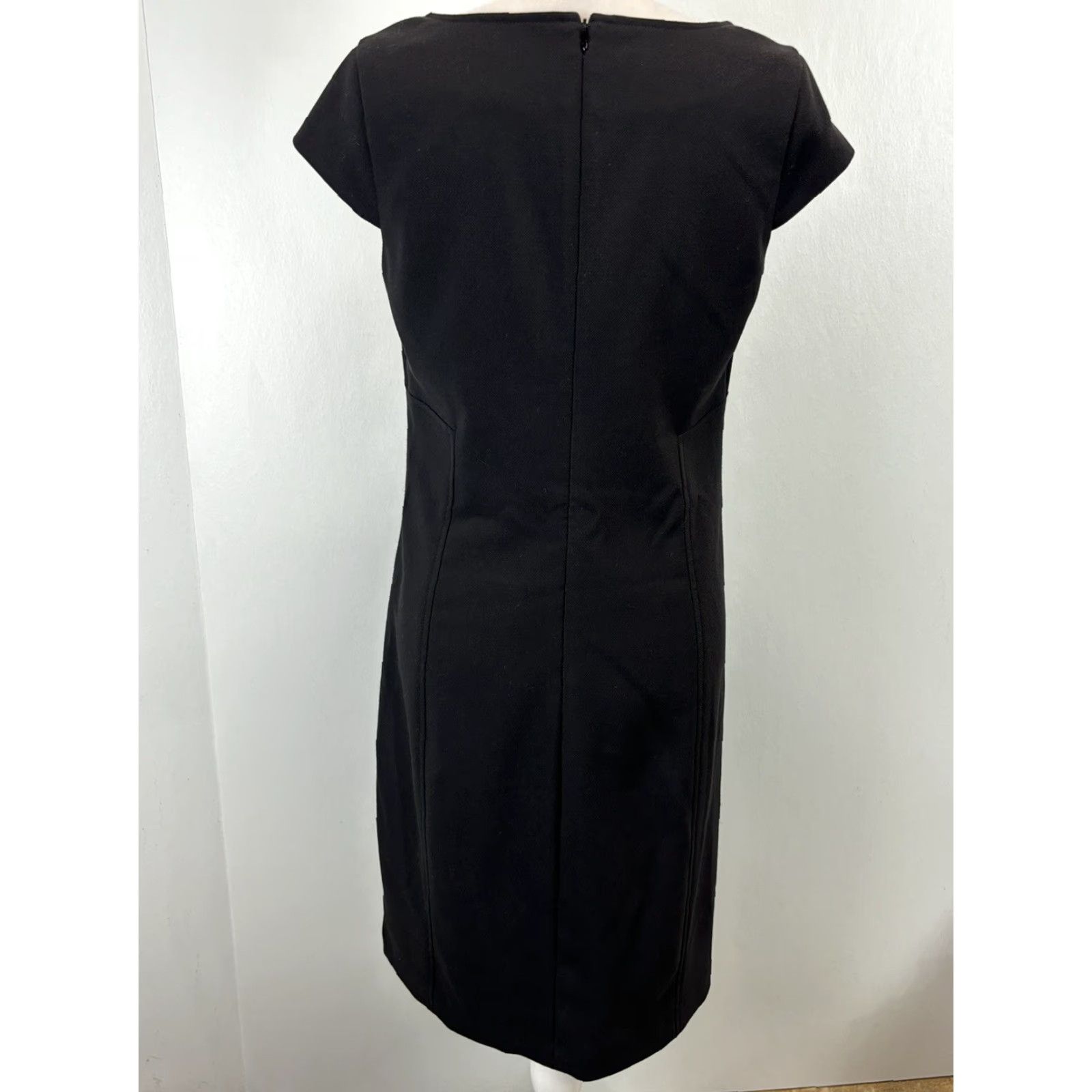 Talbots Talbots Vneck Cap Sleeve Dress 8 Black Pencil Career Sheath Knee Length Womens Size M / US 6-8 / IT 42-44 - 3 Thumbnail