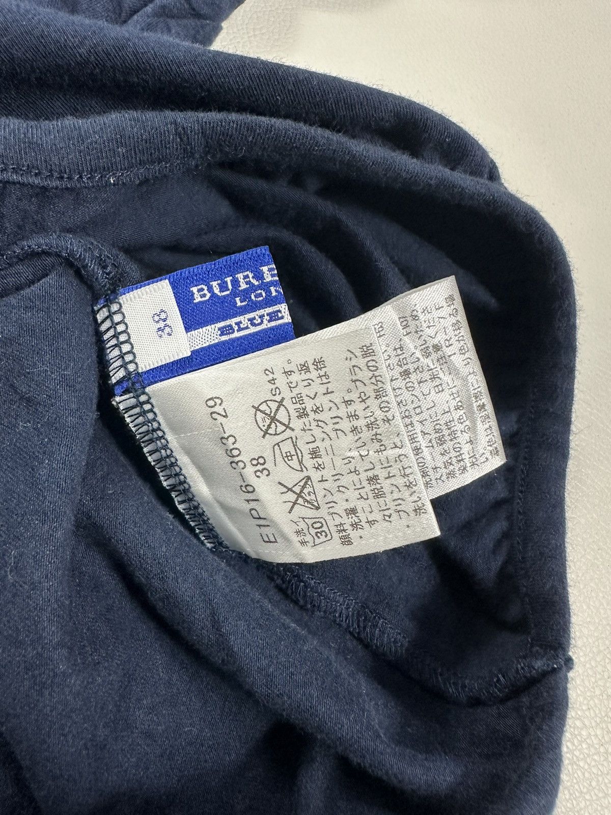 Burberry × Vintage Burberry Blue Label Big Logo Tshirt Size XS / US 0-2 / IT 36-38 - 11 Thumbnail