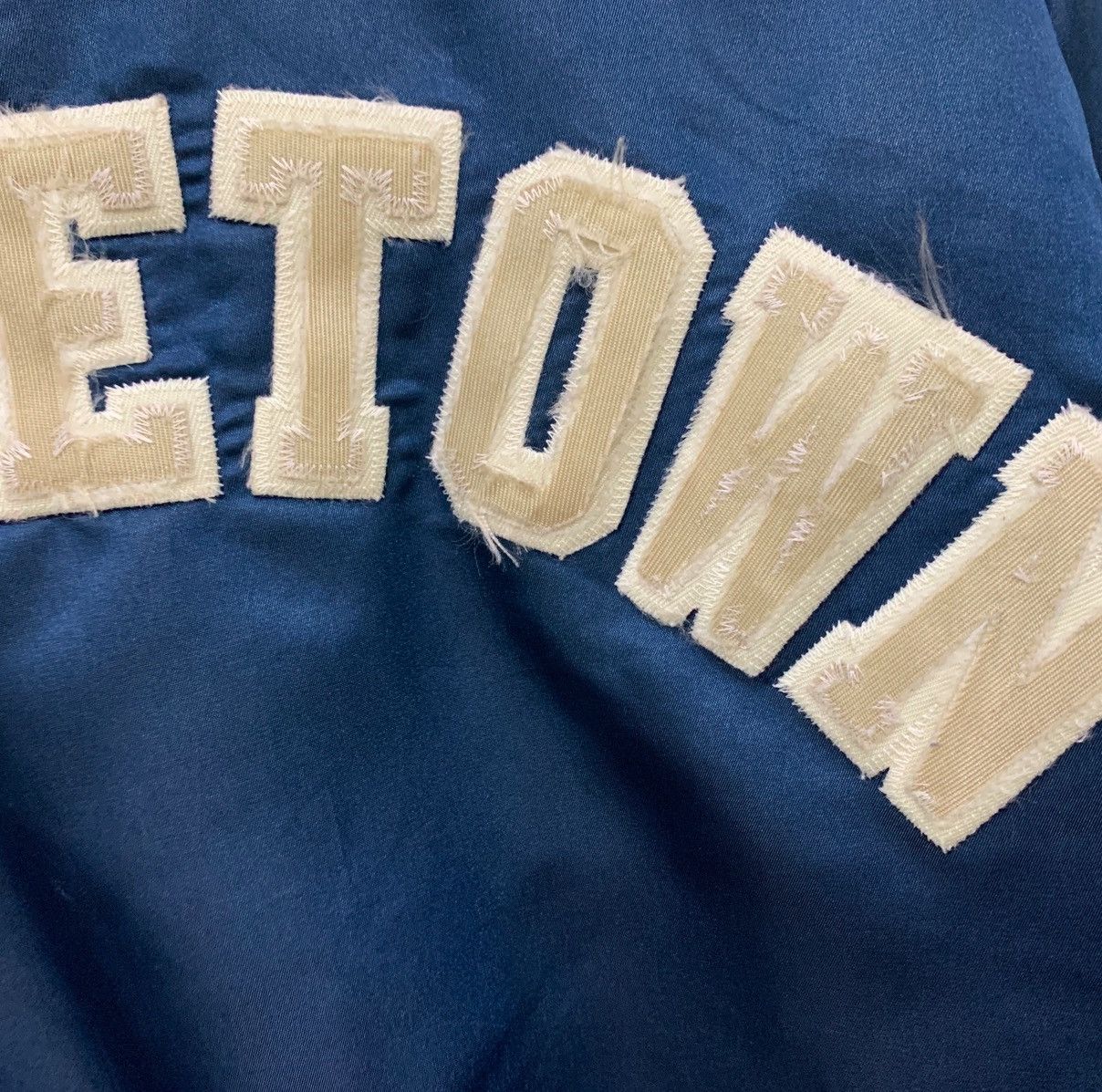 Vintage VINTAGE GEORGETOW HOYAS UNIVERSITY VARSITY JACKET BASKETBALL Size US L / EU 52-54 / 3 - 13 Thumbnail