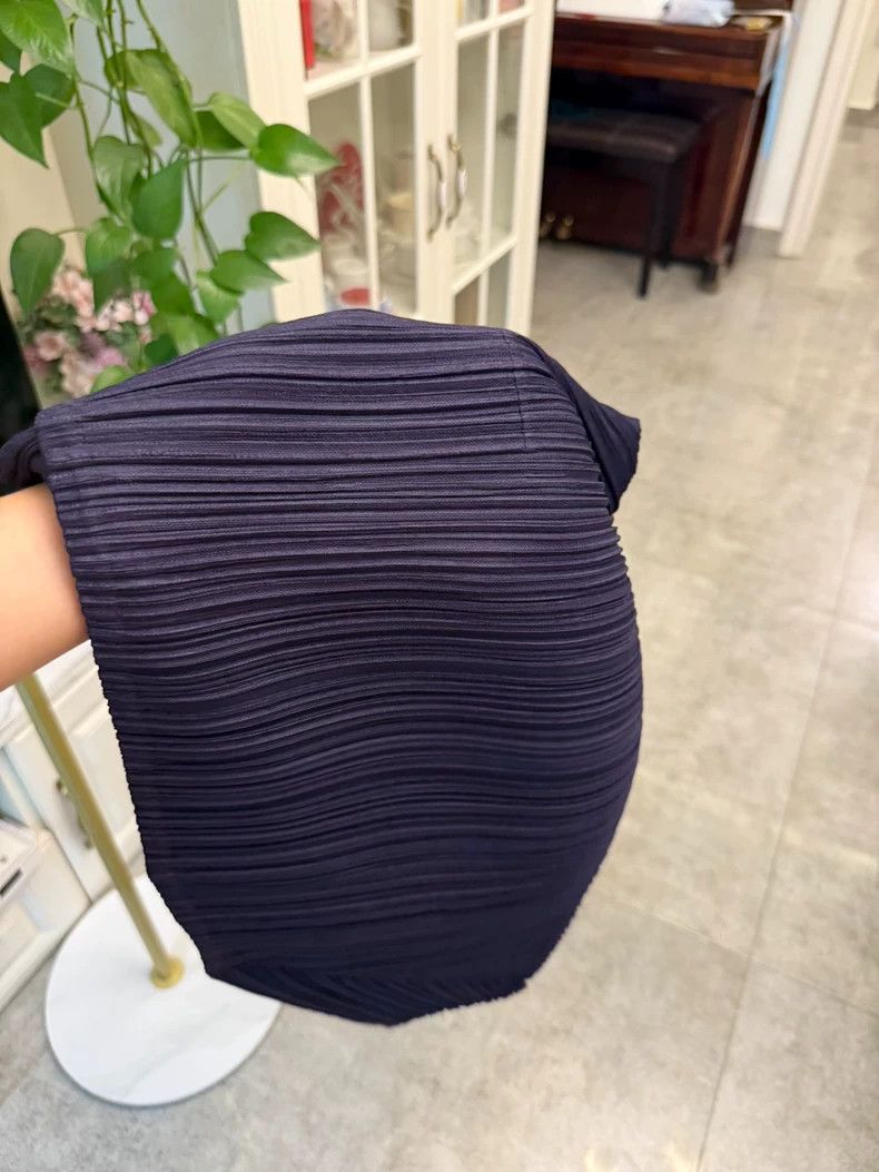 Issey Miyake Issey Miyake size:3 Dark blue chicken leg pants, irregular Size 31" - 6 Thumbnail