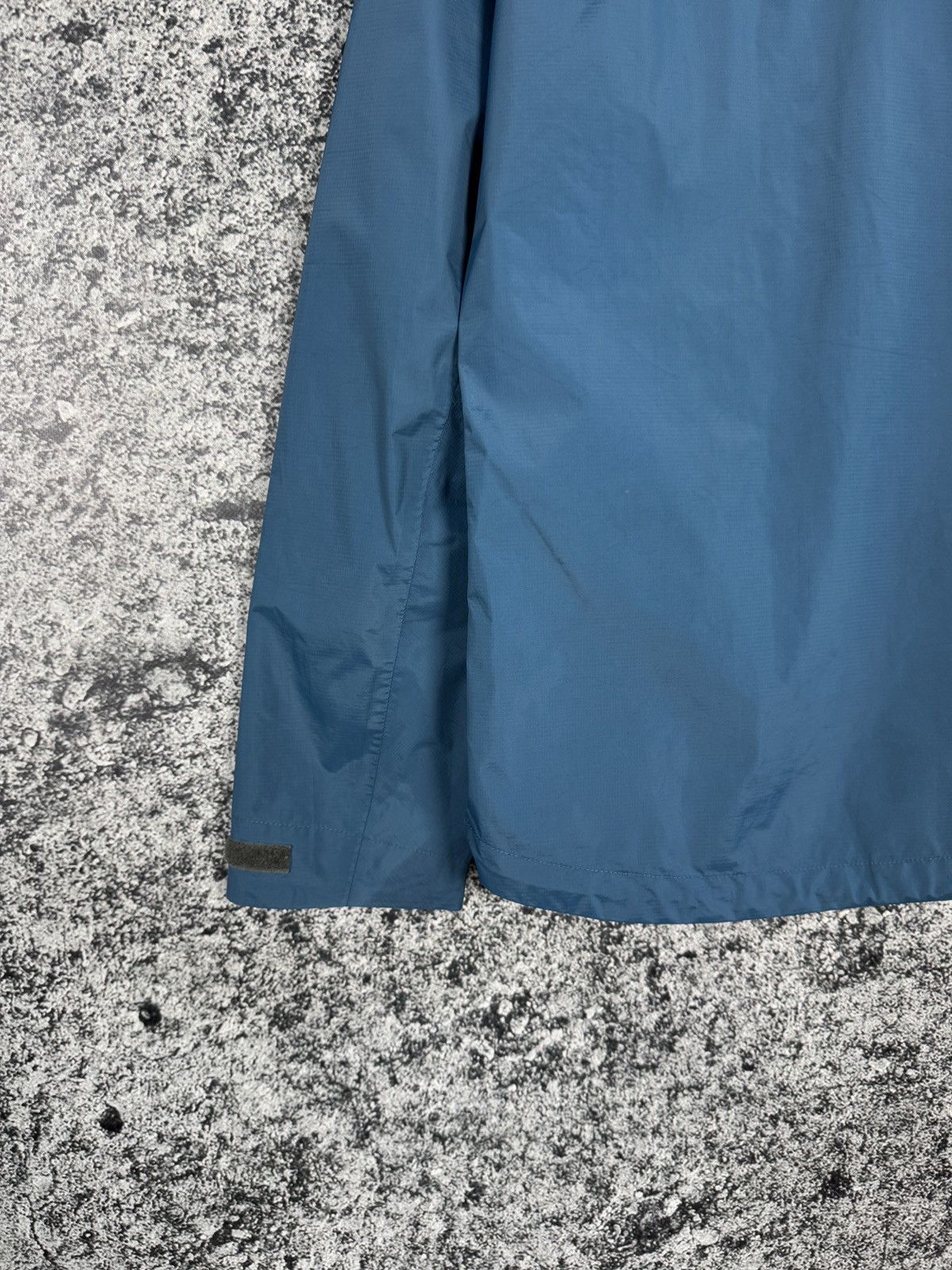Montane Montane Nylon Lightweight Jacket Windbreaker Outdoor Size S Size US S / EU 44-46 / 1 - 16 Thumbnail