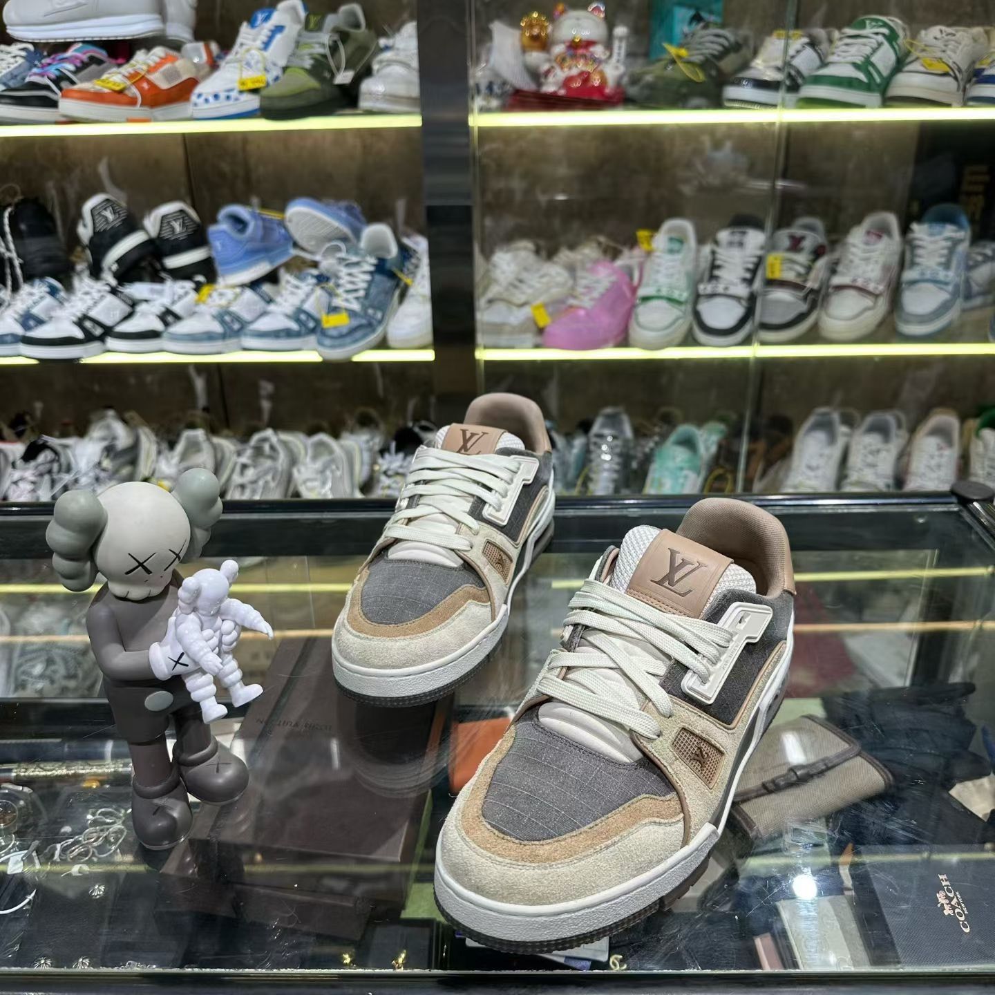 Louis Vuitton Louis Vuitton Training Camo Orange Lowtop Sneakers 8.5 Men Size US 8.5 / EU 41-42 - 1 Thumbnail