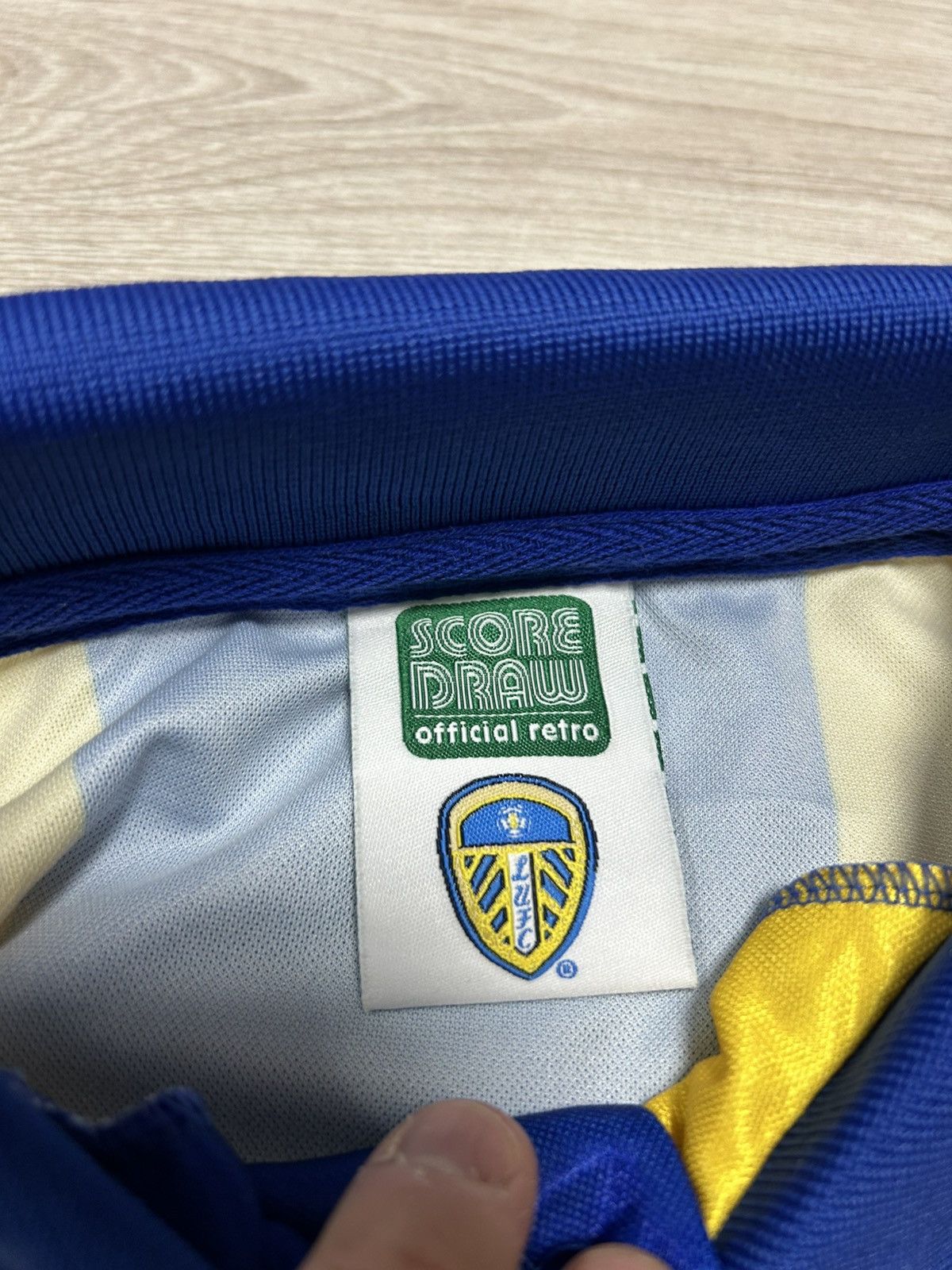 Asics LEEDS UNITED 1993-1994 FOOTBALL SHIRT JERSEY AWAY SCORE DRAW Size US M / EU 48-50 / 2 - 7 Thumbnail