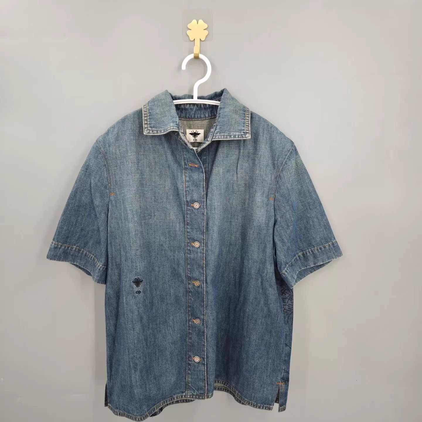 Dior DIOR Blue Cotton Denim Tiger & Bee Embroidery Short Shirt Size S / US 4 / IT 40 - 1 Thumbnail
