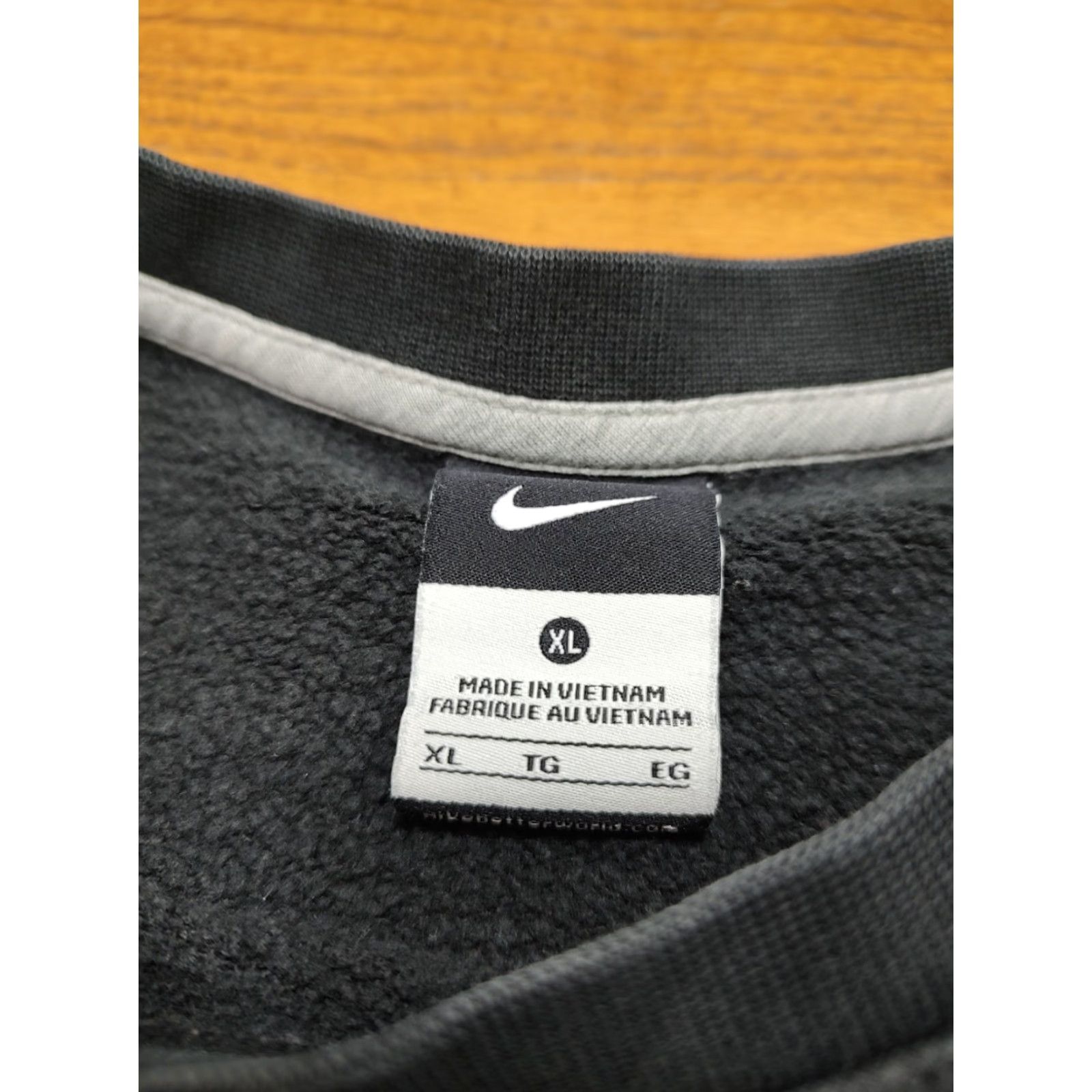Nike VINTAGE Nike Sweatshirt Mens XL Black Center Check Swoosh Crewneck 90s University Sports Size US XL / EU 56 / 4 - 5 Thumbnail