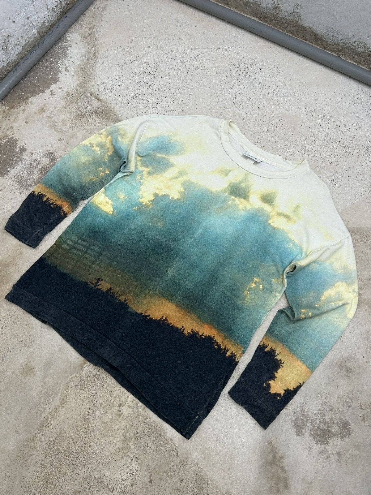 Designer × Japanese Brand Monki - Scenic Sunset Gradient w/ Vibrant Sky Hues Size US L / EU 52-54 / 3 - 3 Thumbnail