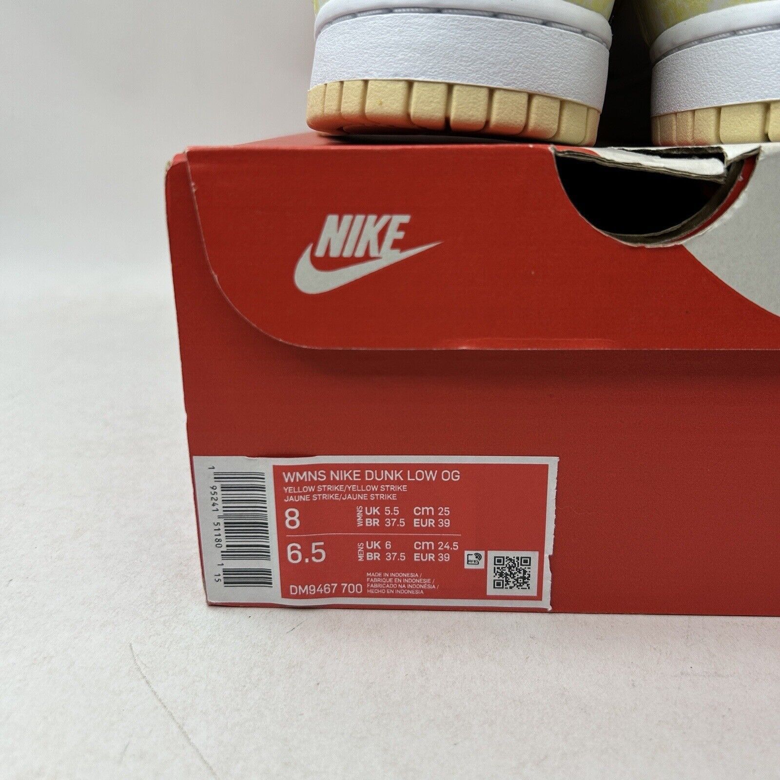 Nike Nike Dunk Low WMNS OG “Yellow Strike” 2024 Size US 8 / IT 38 - 5 Thumbnail
