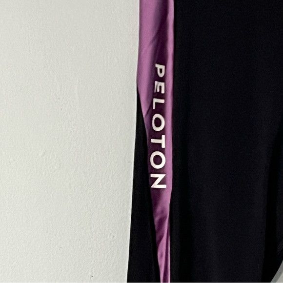 Peloton Peloton Black and Purple colorblock Leggings Size small Size 27" / US 4 / IT 40 - 3 Thumbnail