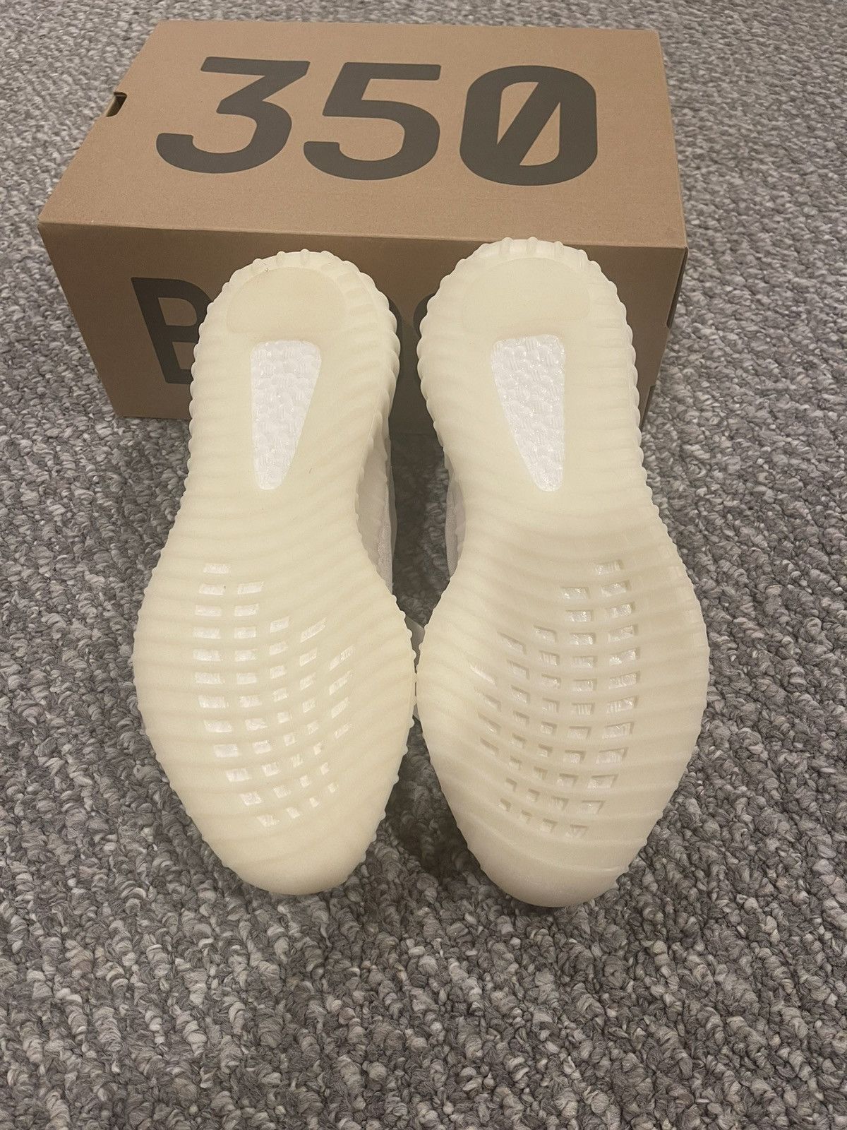 Yeezy Yeezy 350 V2 Bone Size 10 Brand New DS Size US 10 / EU 43 - 6 Thumbnail