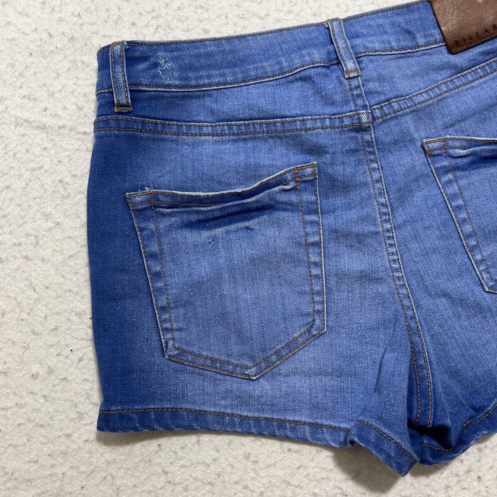 Billabong Billabong 27 Mid Rise Denim 2” Inseam Jean Shorts Blue Size 27" / US 4 / IT 40 - 6 Thumbnail