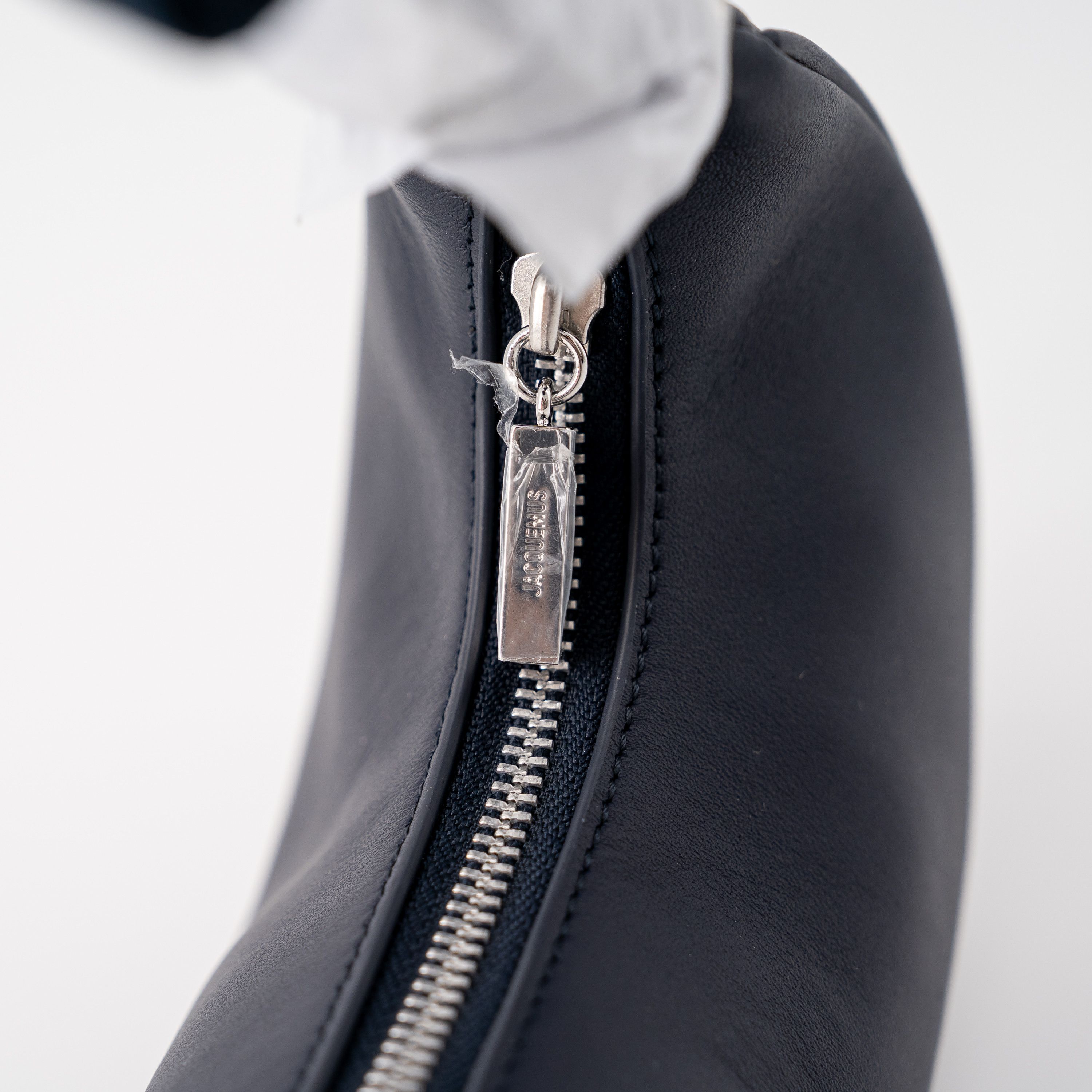 Jacquemus × Nike Jacquemus Nike Le Sac Swoosh Shoulder Bag Navy Leather Size ONE SIZE - 3 Thumbnail