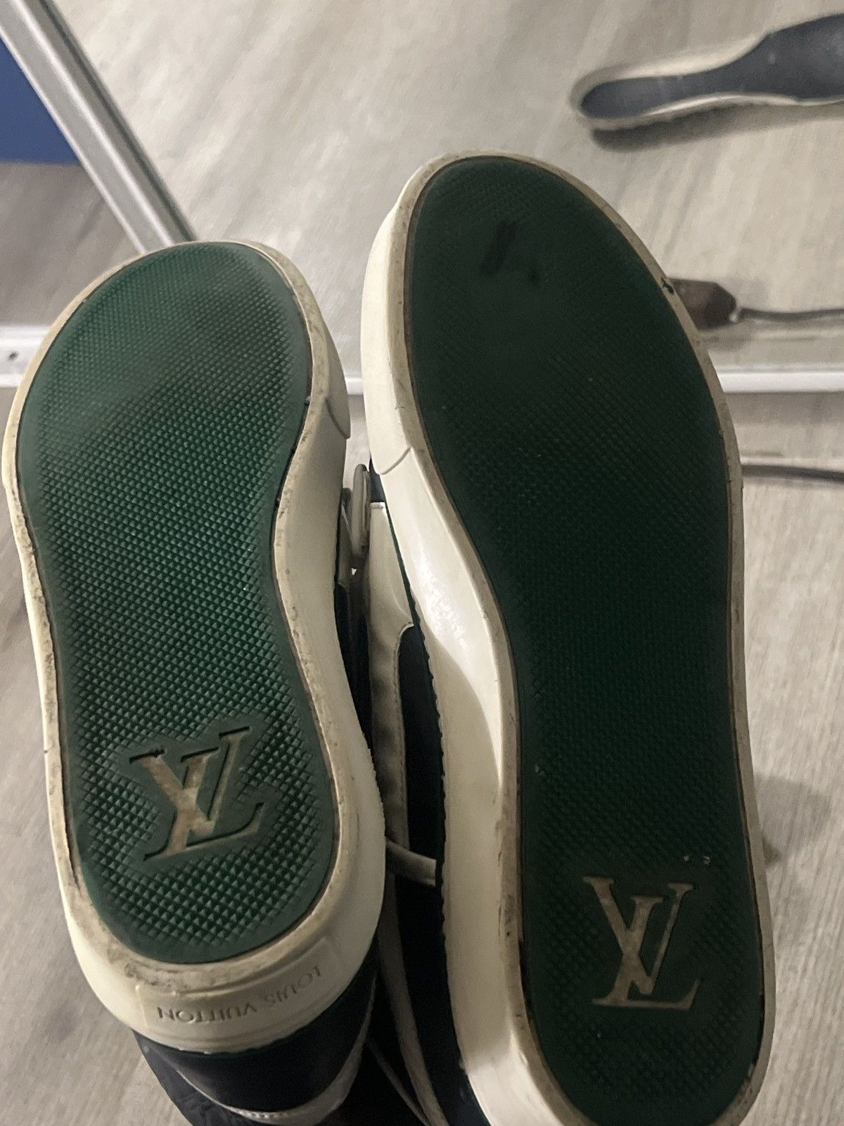 Louis Vuitton Louis Vuitton Men size 9.5 Size US 9.5 / EU 42-43 - 7 Thumbnail