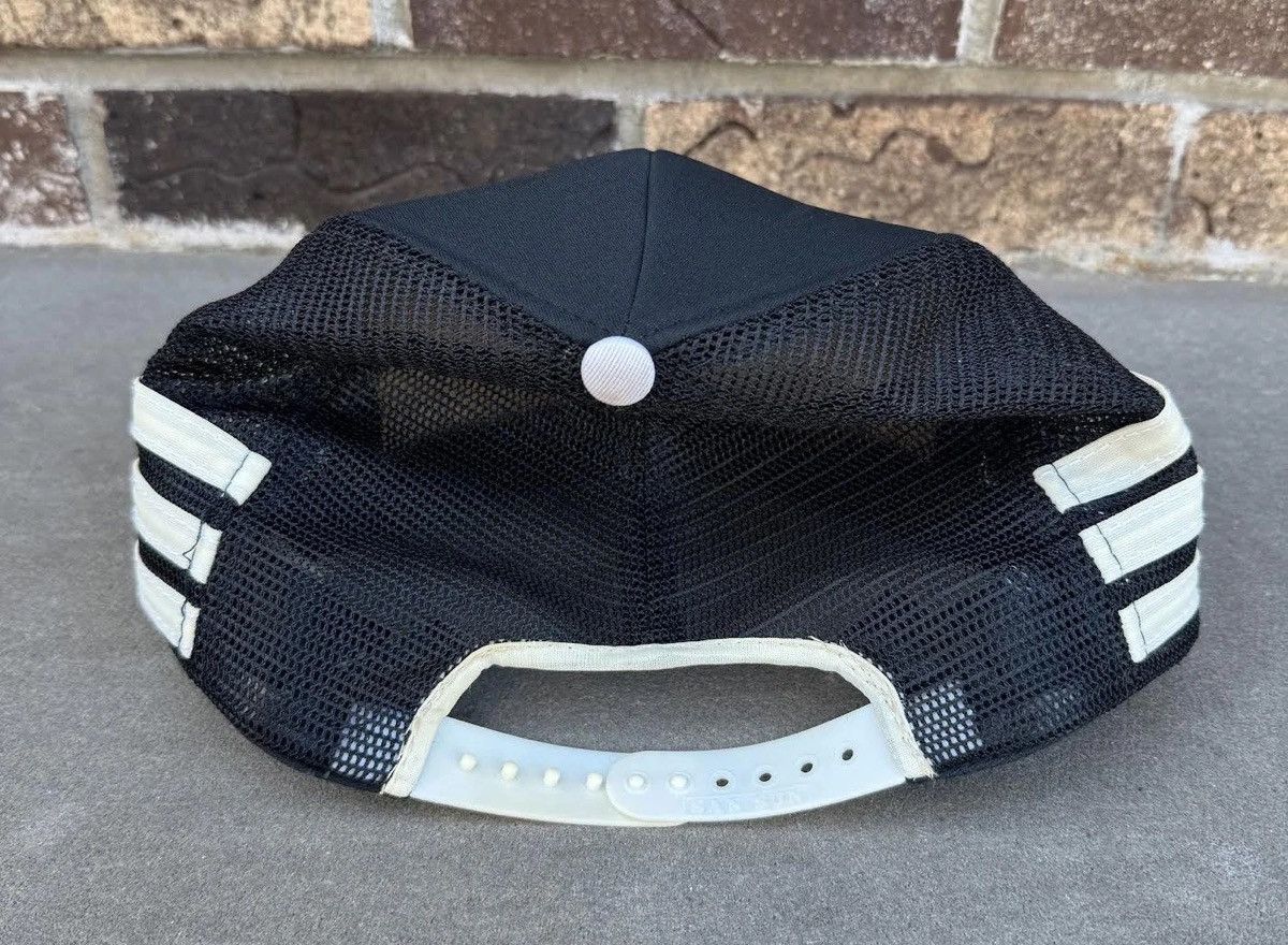 Vintage Vintage Insured By Smith & Wesson Three Stripe Trucker Hat Size ONE SIZE - 4 Thumbnail