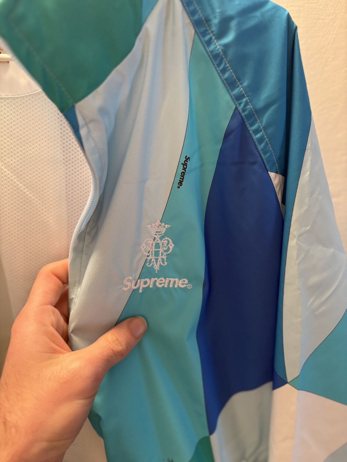 Supreme 🌀 Supreme x Emilio Pucci 2021 Windbreaker – Blue (Size M) 🔥 Size US M / EU 48-50 / 2 - 3 Thumbnail