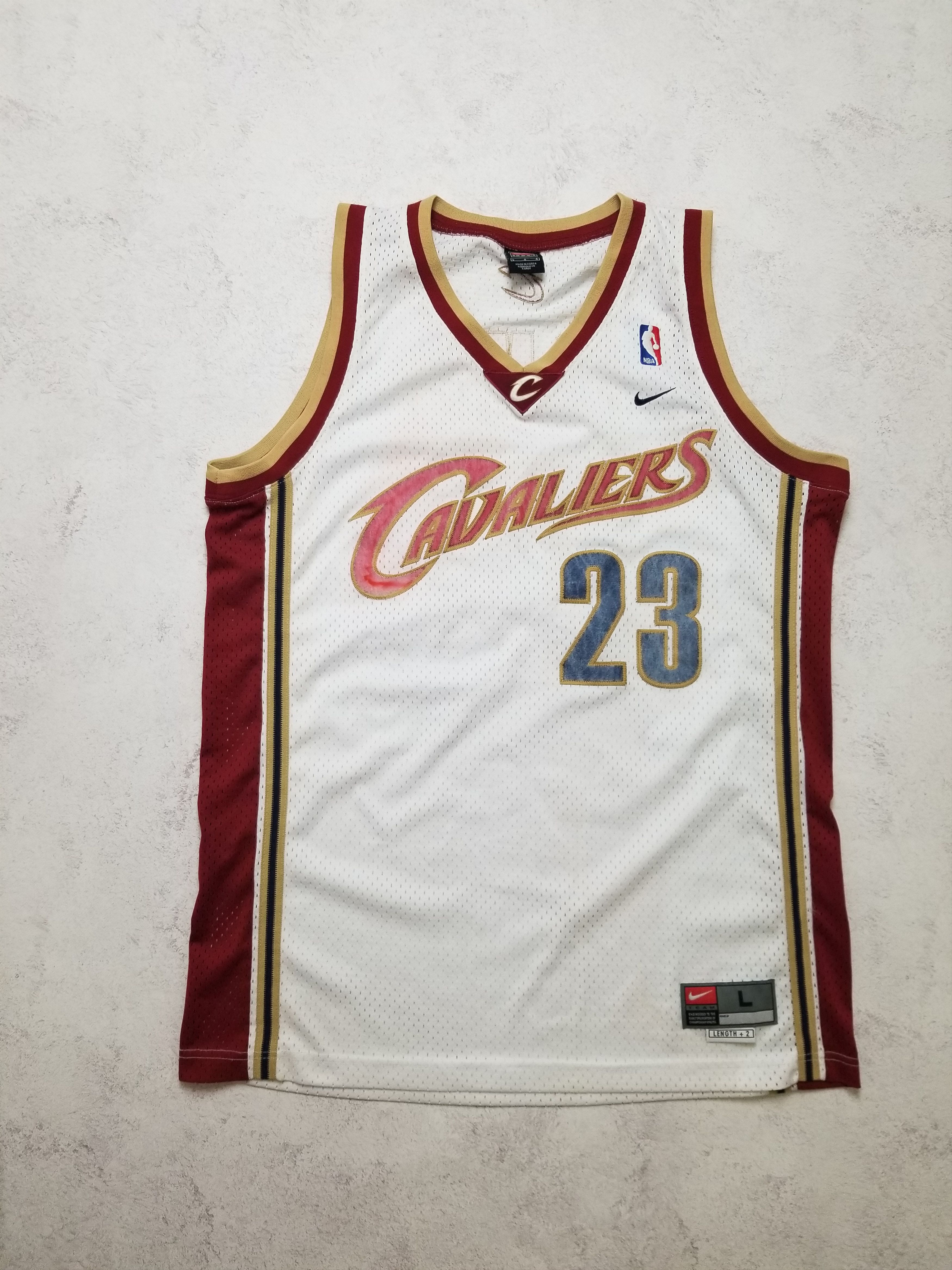 Nike Vintage NBA Cleveland Cavaliers LeBron James 23 Sewn Jersey Size US L / EU 52-54 / 3 - 1 Thumbnail
