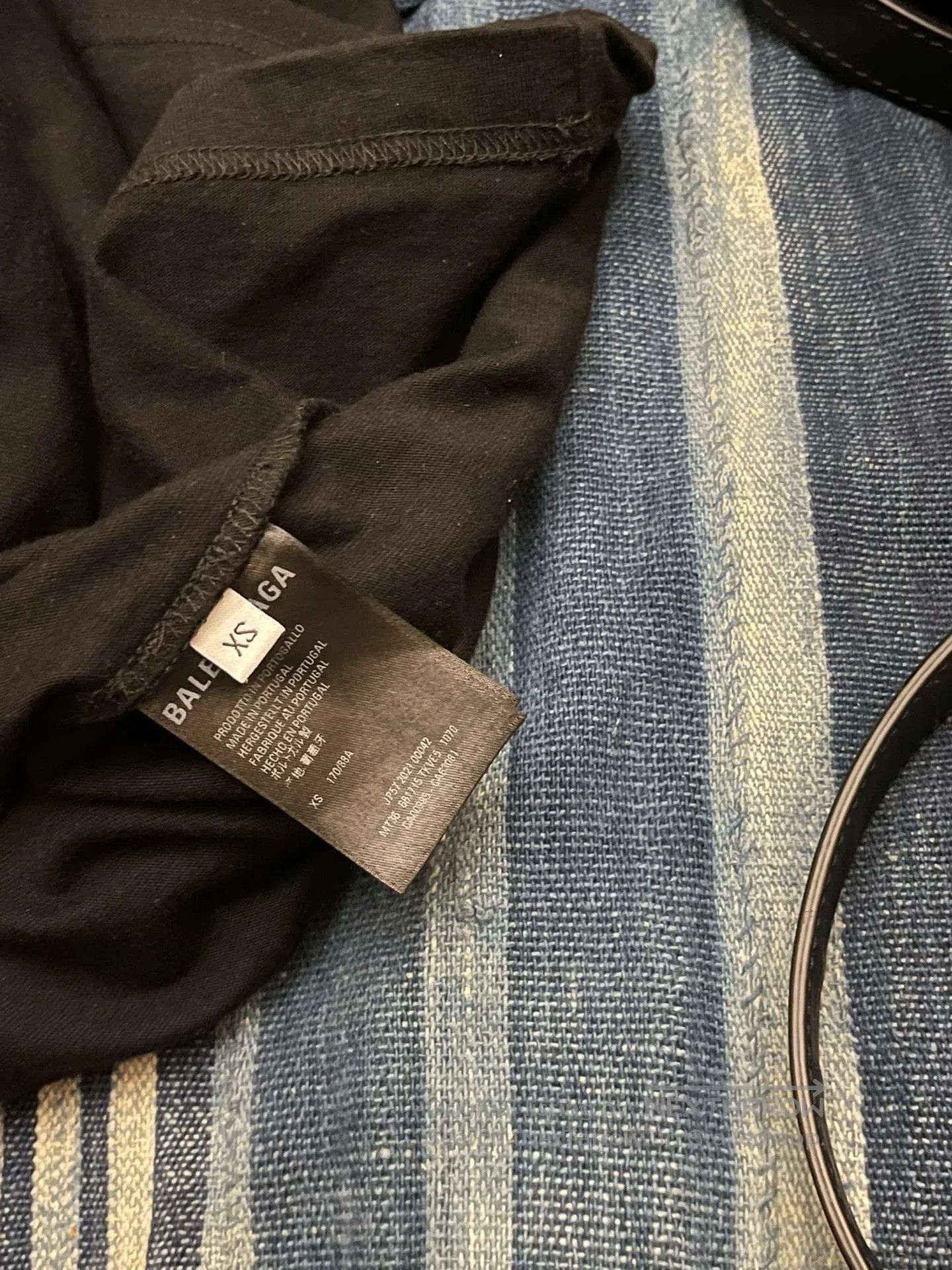 Balenciaga balenciaga black waterfall logo tee. Size XS / US 0-2 / IT 36-38 - 3 Thumbnail
