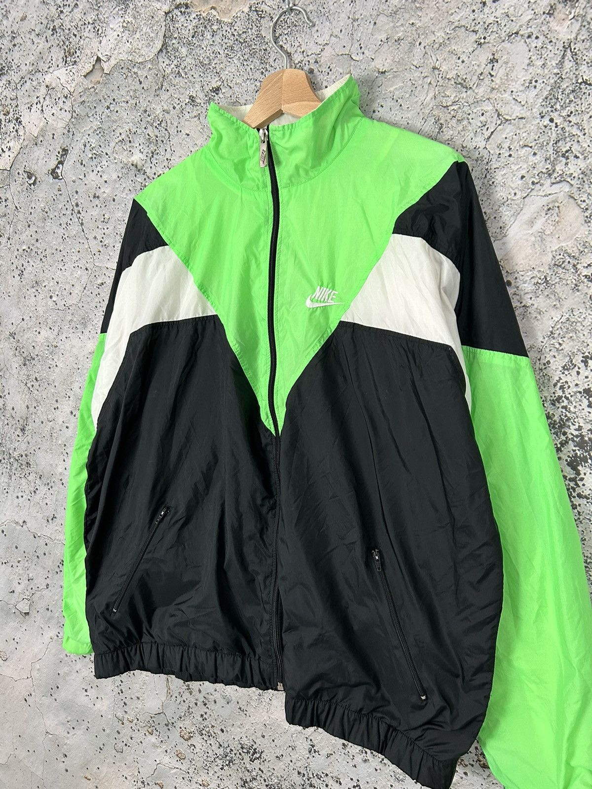 Nike Vintage Nike Grey Tag Nylon Track Light Jacket 90s Size US L / EU 52-54 / 3 - 2 Thumbnail