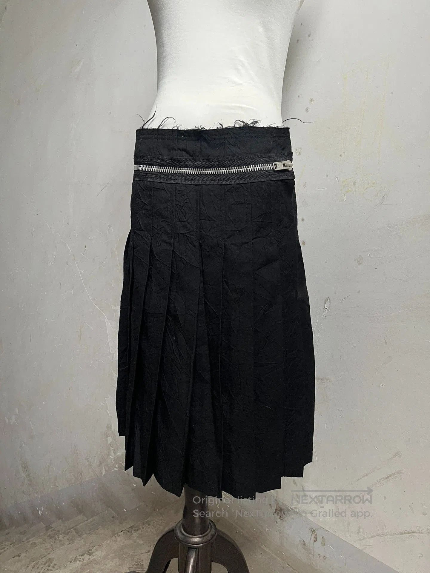 Rei Kawakubo Comme des Garçons Frayed Pleated Skirt. Size 39" - 5 Thumbnail