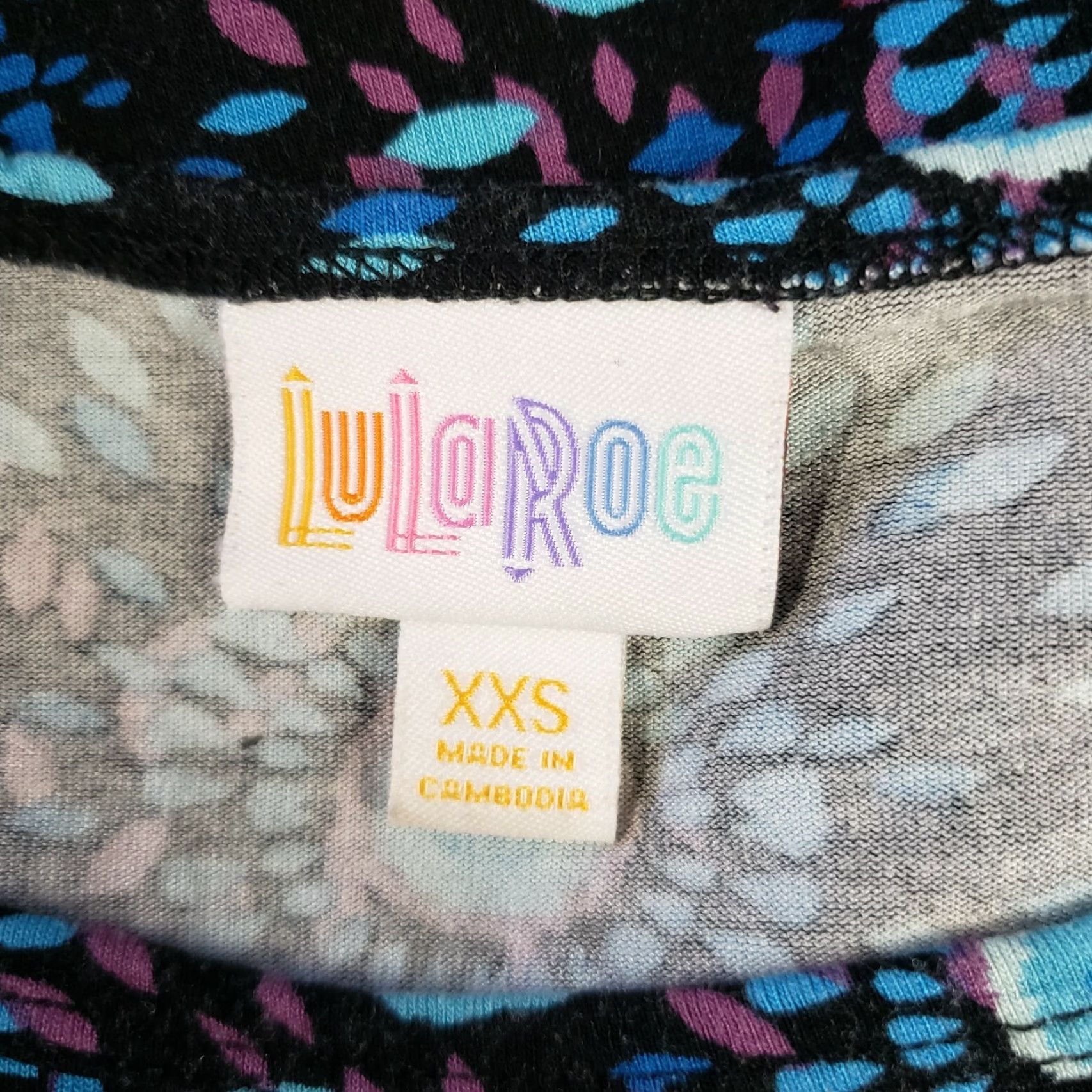 Vintage VINTAGE LuLaRoe Irma Shirt Womens 2XS Black Blue Short Sleeve Pullover T-Shirt Mens Womens Size 24" / US 00 / IT 34 - 4 Thumbnail