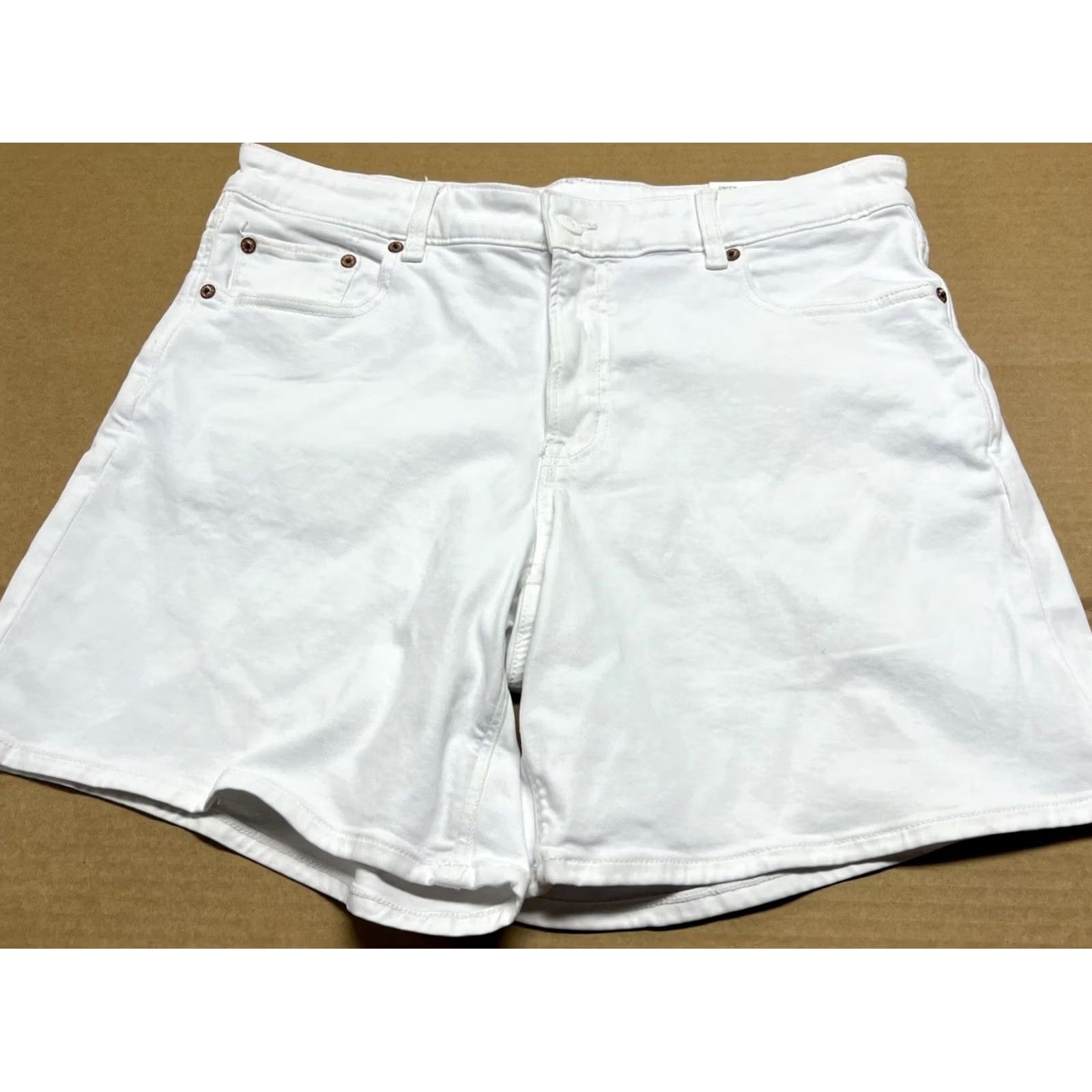 American Eagle Outfitters VINTAGE? No - (Actually not vintage) American Eagle Outfitters White Denim Shorts 10 Women Flat Front Stretch 6" Inseam Size 32" / US 10 / IT 46 - 5 Thumbnail