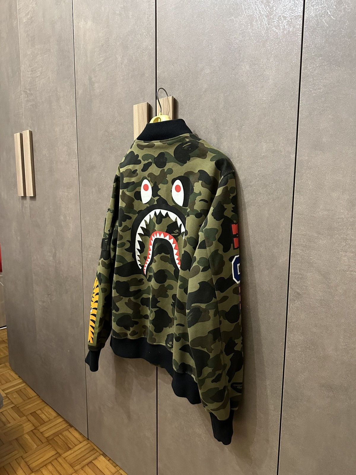 Bape BAPE A Bathing Ape Men's 1st Camo Jacket Windstopper Shark Size US XL / EU 56 / 4 - 3 Thumbnail