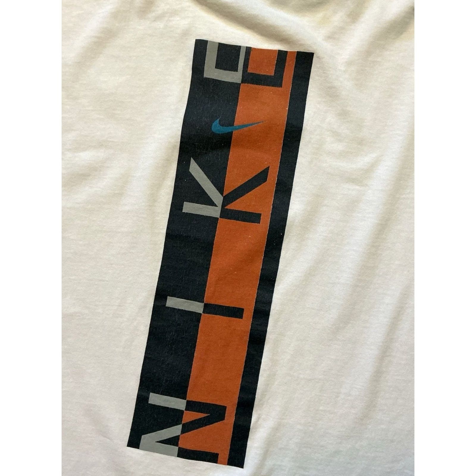 Nike VINTAGE Nike Box Logo Center Swoosh Check Logo Graphic White S/S T-Shirt XL Mens 90s Size US XL / EU 56 / 4 - 2 Thumbnail