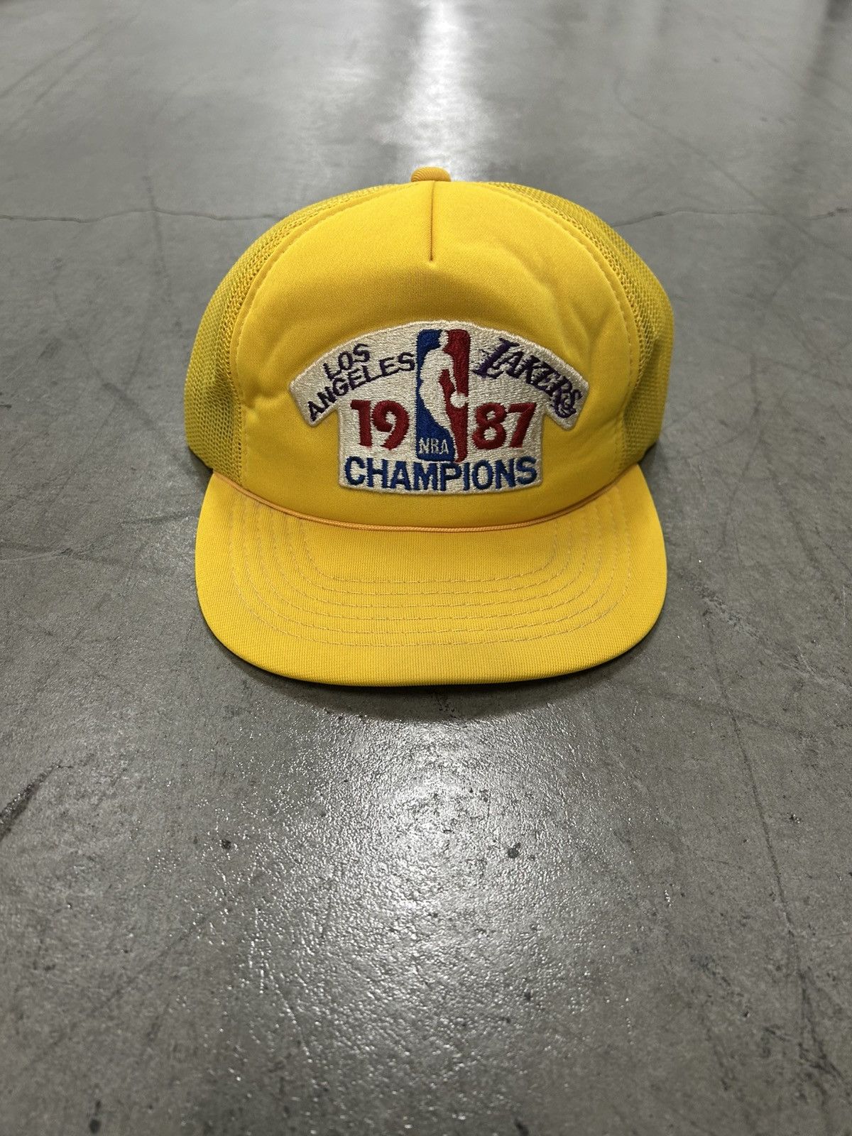 Vintage Vintage W.H. Los Angeles Lakers 1987 NBA Champions Hat Size ONE SIZE - 1 Thumbnail
