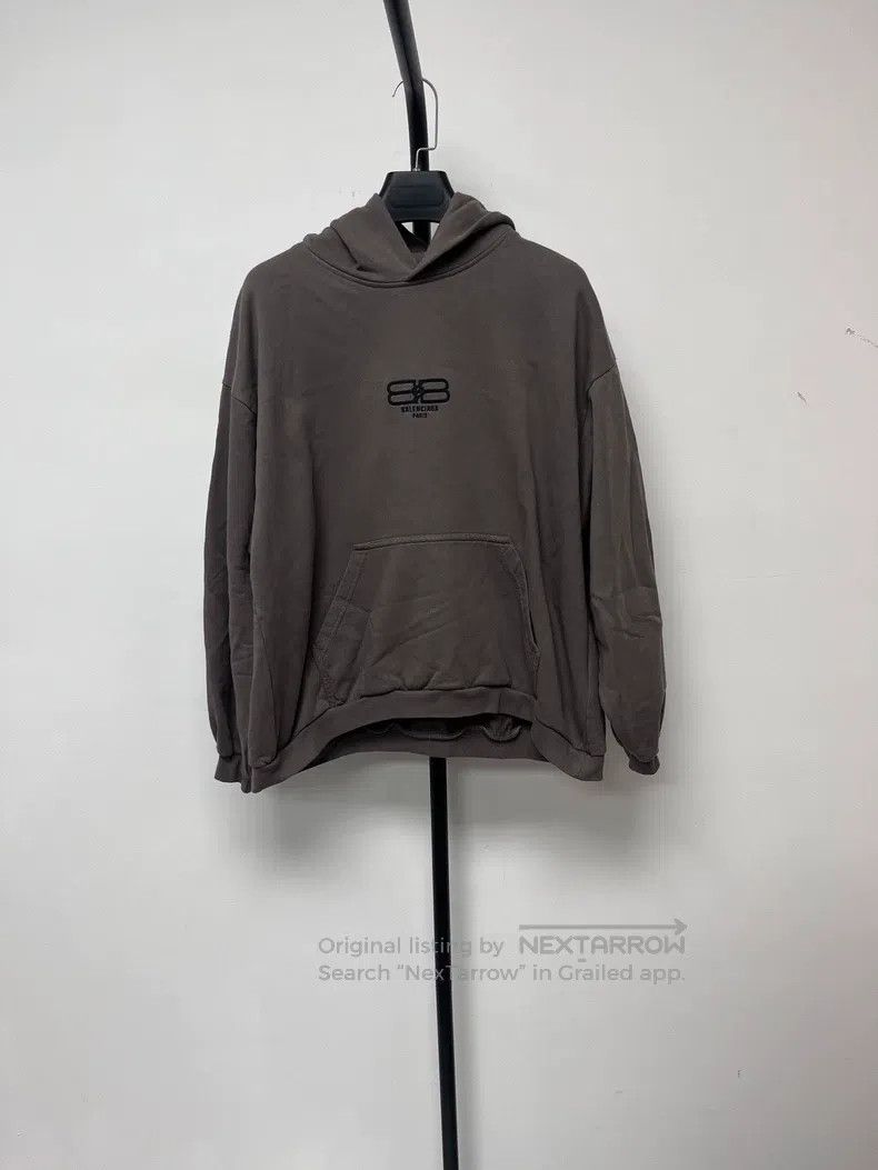Balenciaga Balenciaga Letter Logo Hooded Sweatshirt for Women Size US XS / EU 42 / 0 - 1 Thumbnail