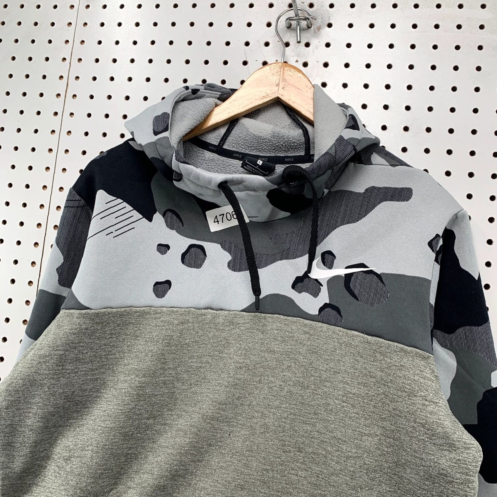 Nike Nike Camo Hoodie Sweatshirt Mens Large Gray Dri-Fit Camo Fleece Pullover Size US L / EU 52-54 / 3 - 4 Thumbnail
