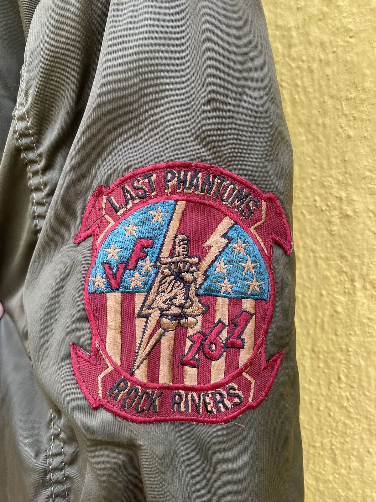 Vintage Vintage Ma-1 flying bomber jacket Size US L / EU 52-54 / 3 - 13 Thumbnail