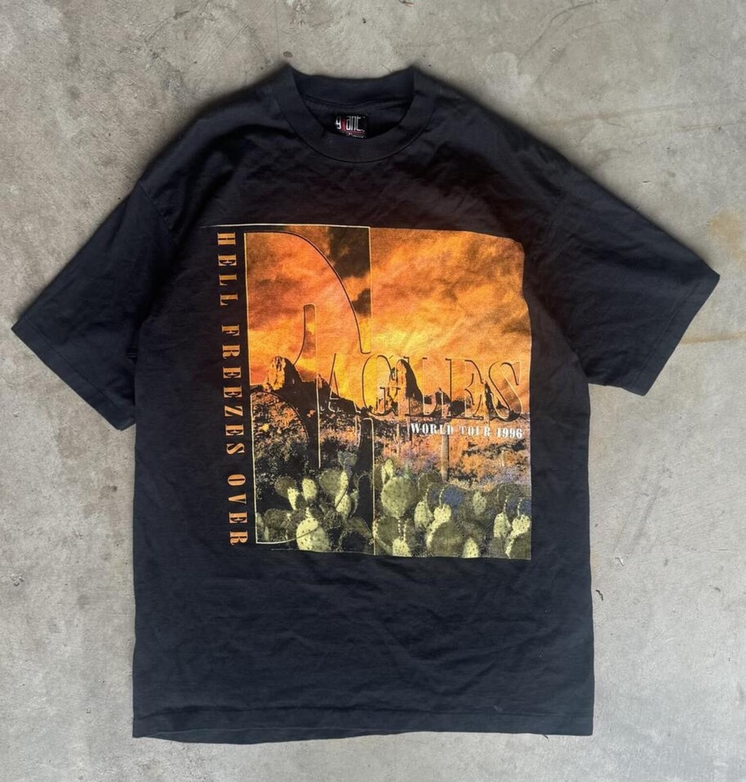 Giant Vtg 90s The Eagles Tour Single Stitch XL Giant Tag Size US XL / EU 56 / 4 - 1 Thumbnail