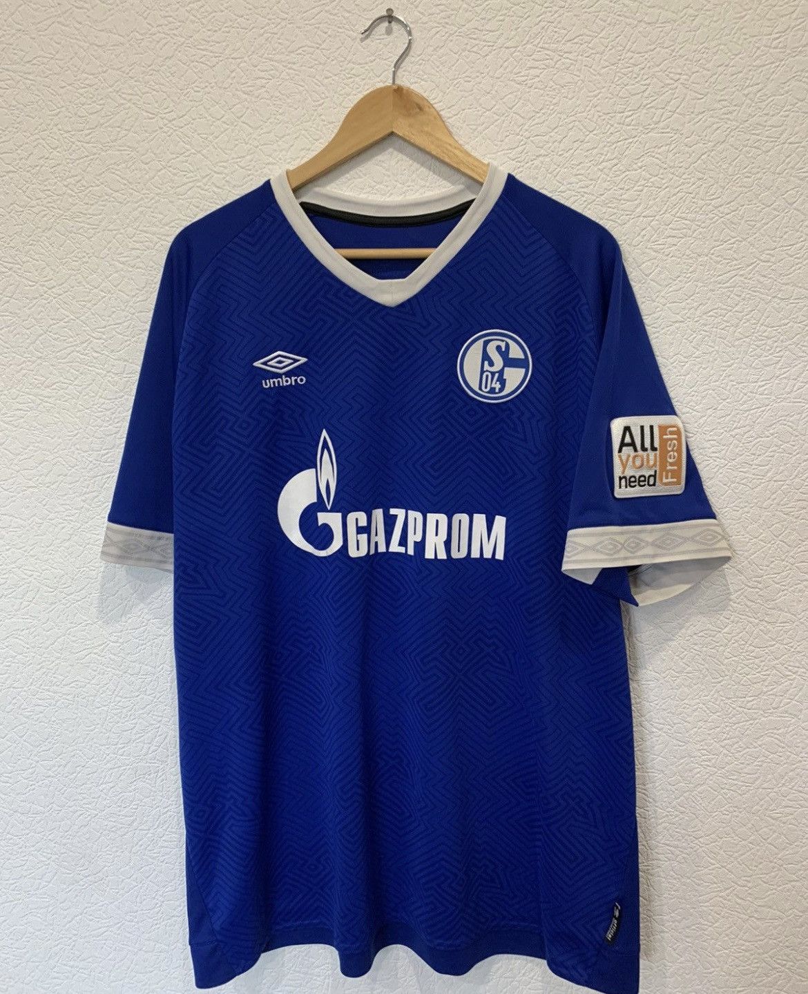 Umbro Soccer jersey Schalke 2018/2019 gazprom Umbro Size US XXL / EU 58 / 5 - 1 Thumbnail